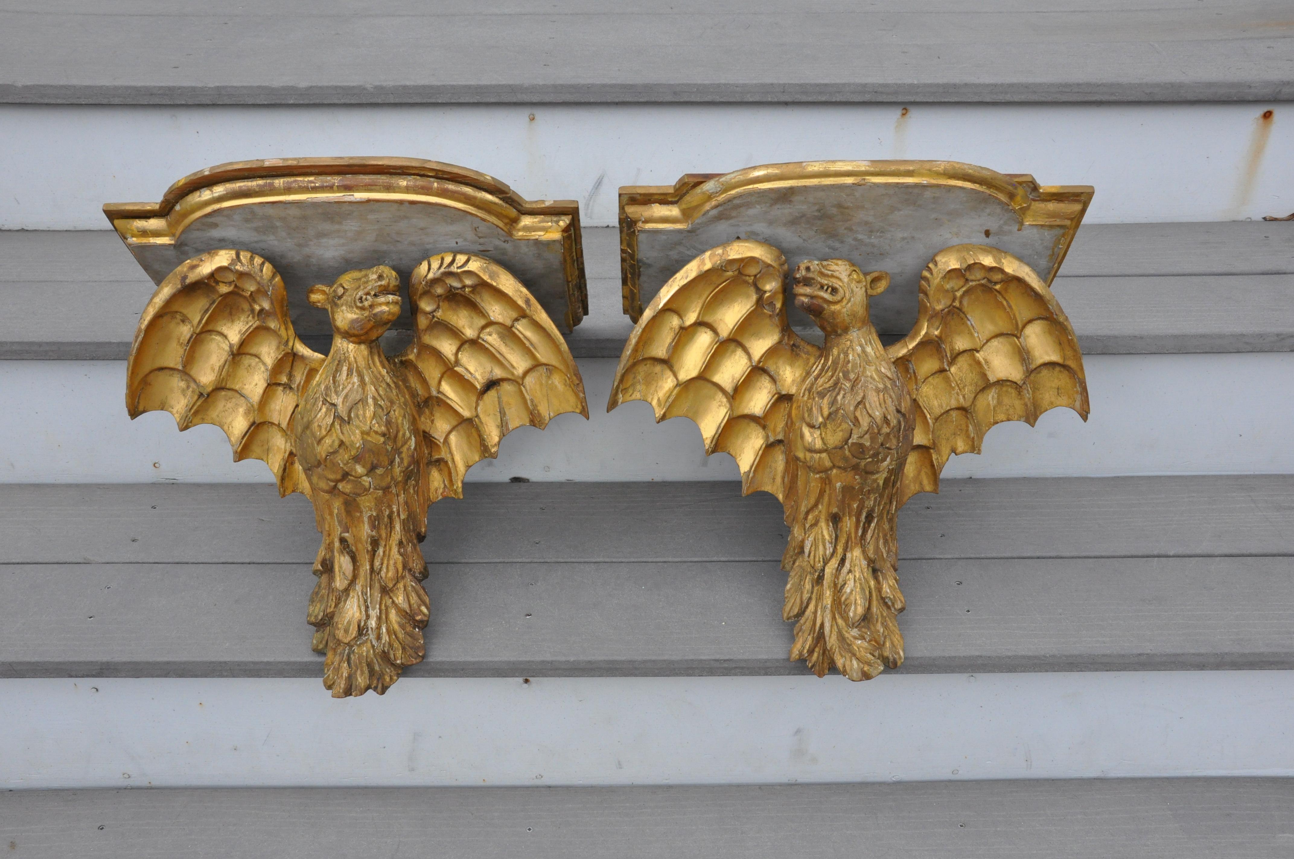 Neoclassical Pair of 19th Century Italian Giltwood Bat Wall Brackets For Sale