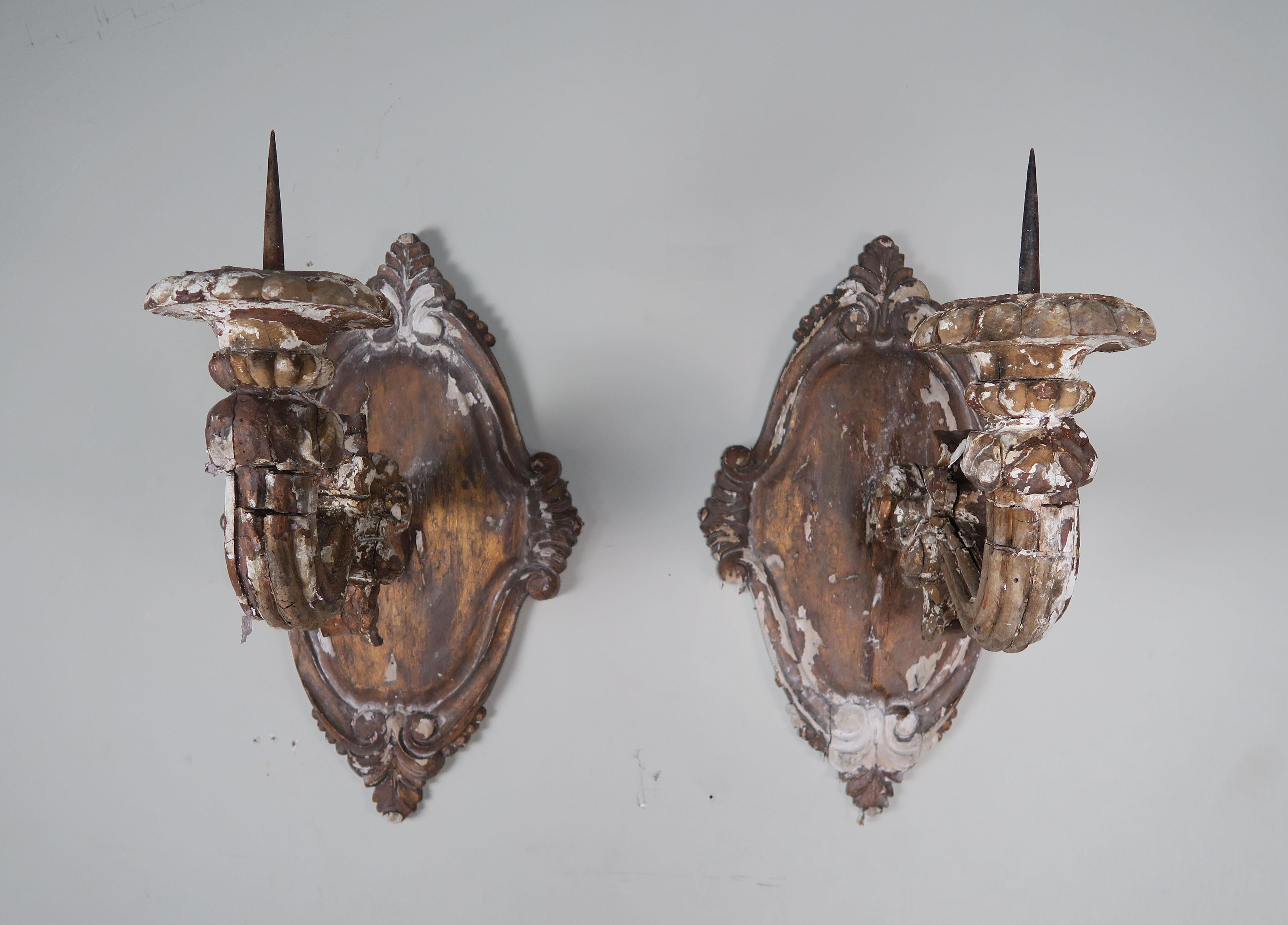 Pair of 19th Century Italian Giltwood Candle Sconces For Sale 8