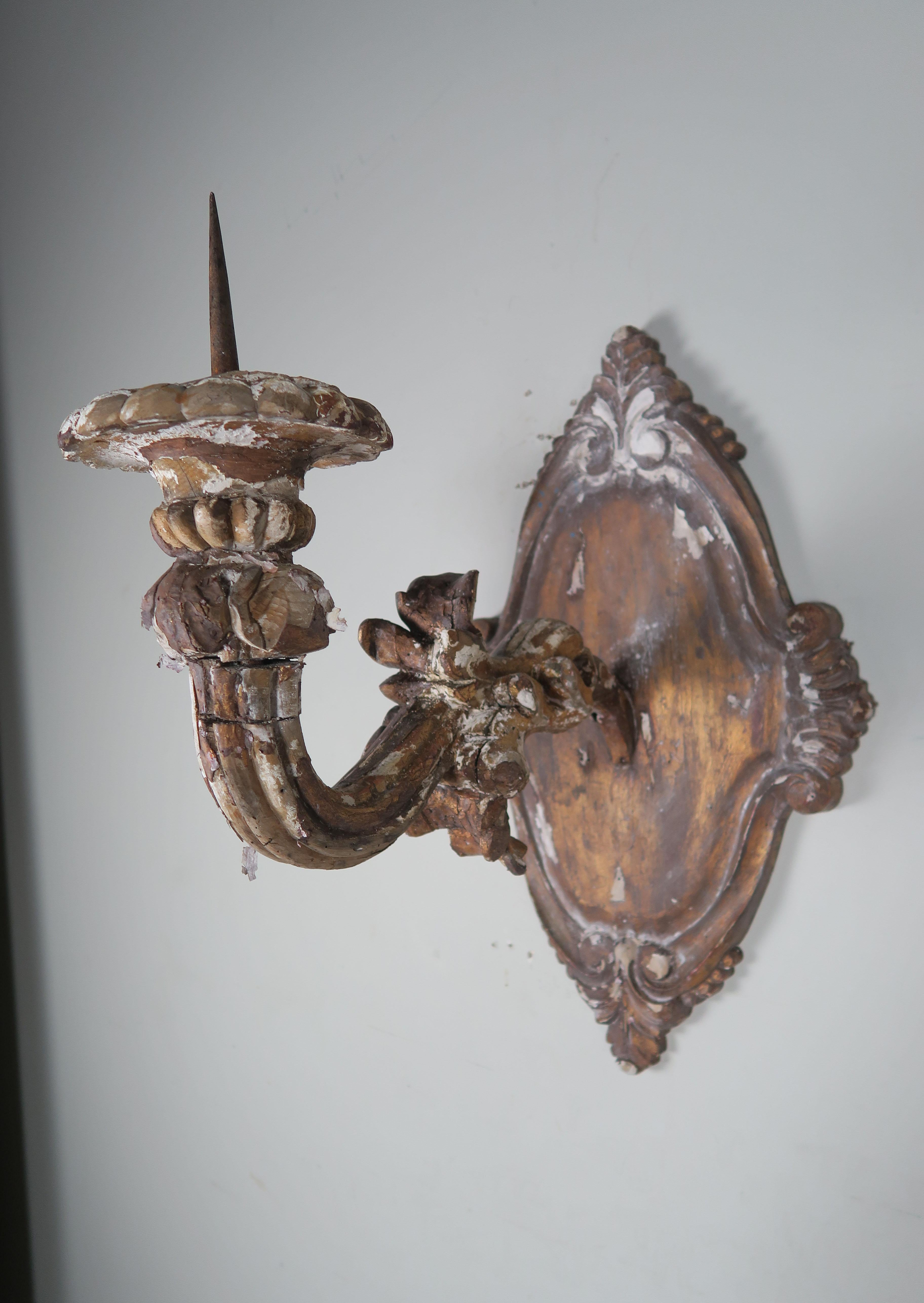 Pair of 19th Century Italian Giltwood Candle Sconces 1
