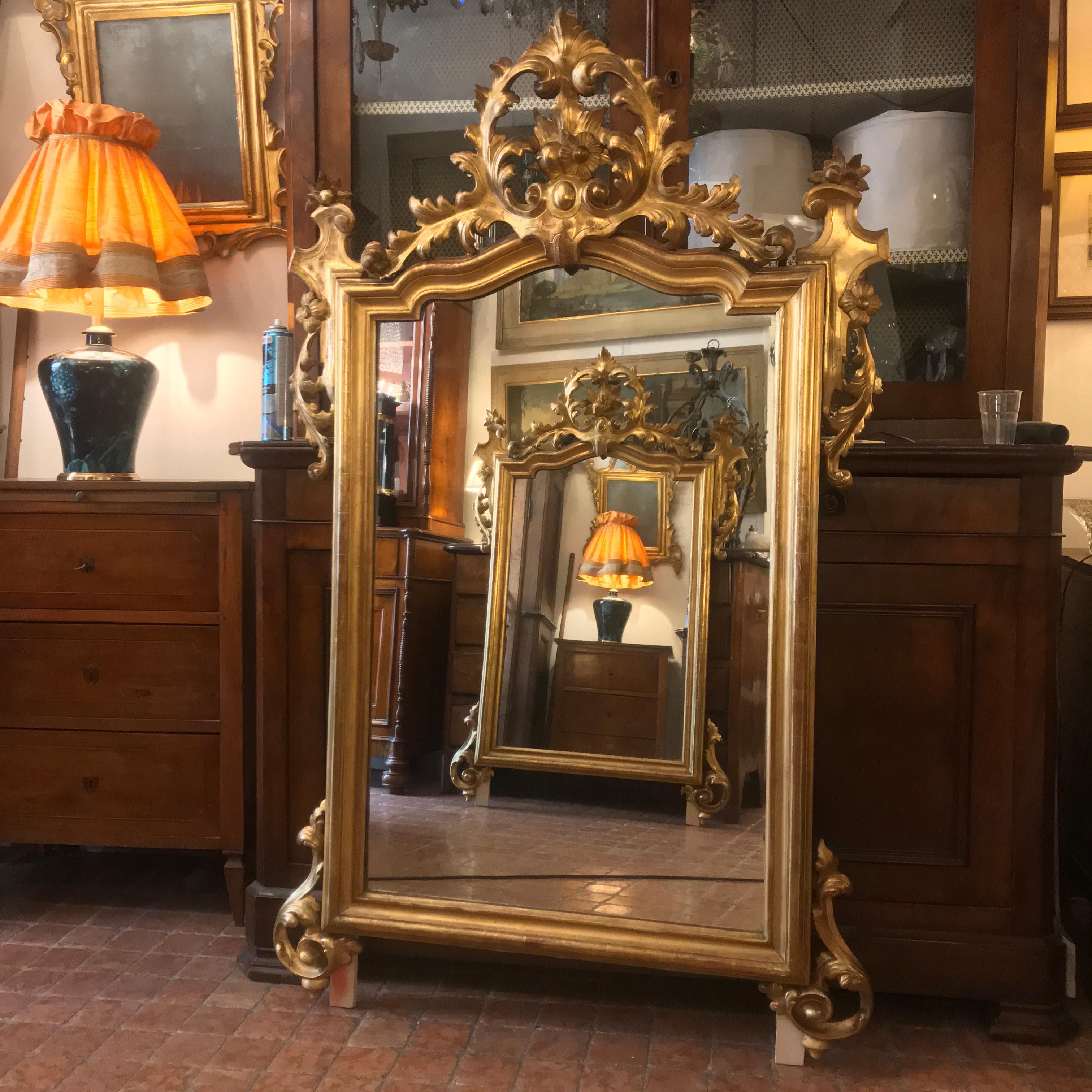 Hand-Carved Pair of Italian Giltwood Mirrors 19th Century Neapolitan Louis Philippe Carving