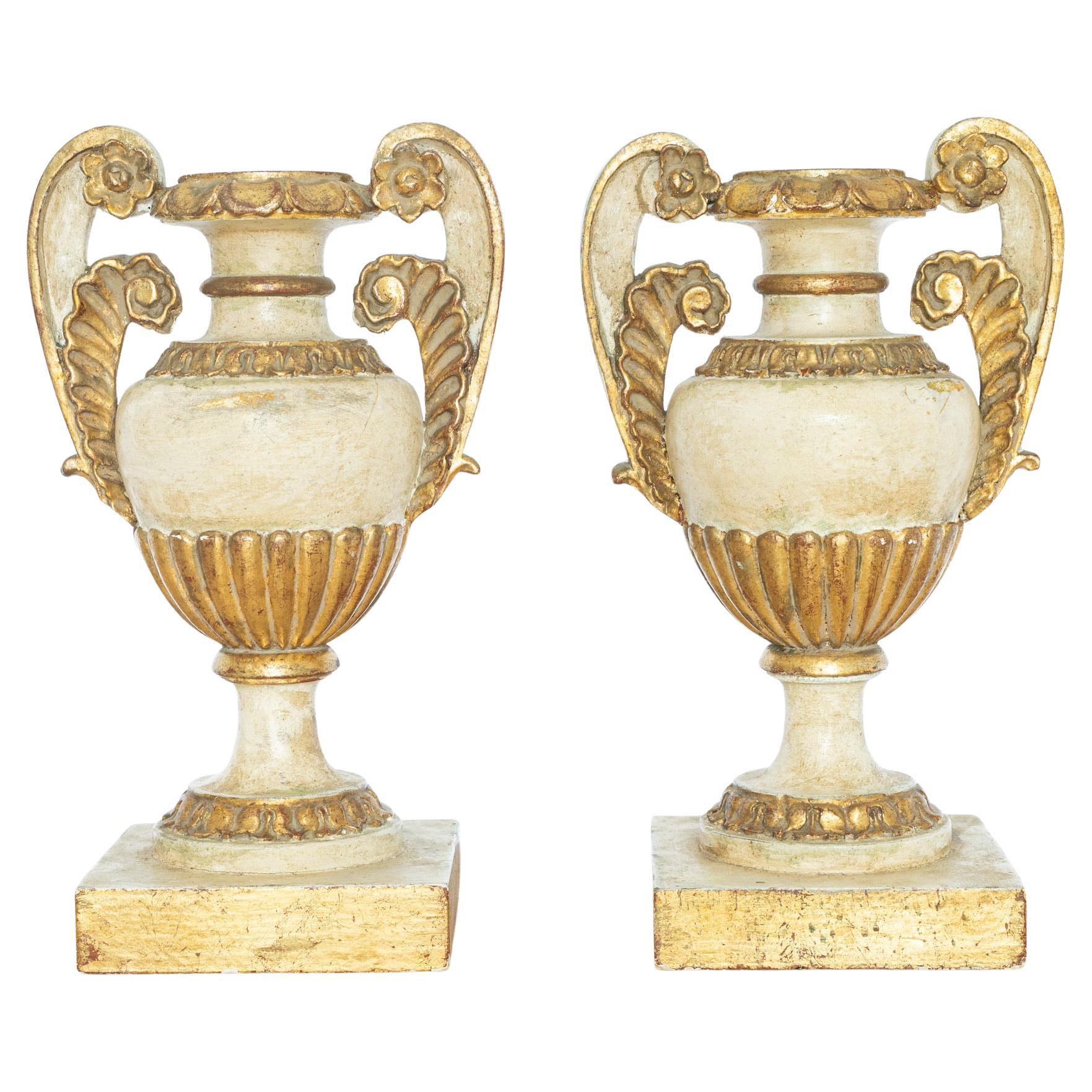 Paire de porte-palmiers / pieds de lampe en bois doré italien du 19e siècle en vente