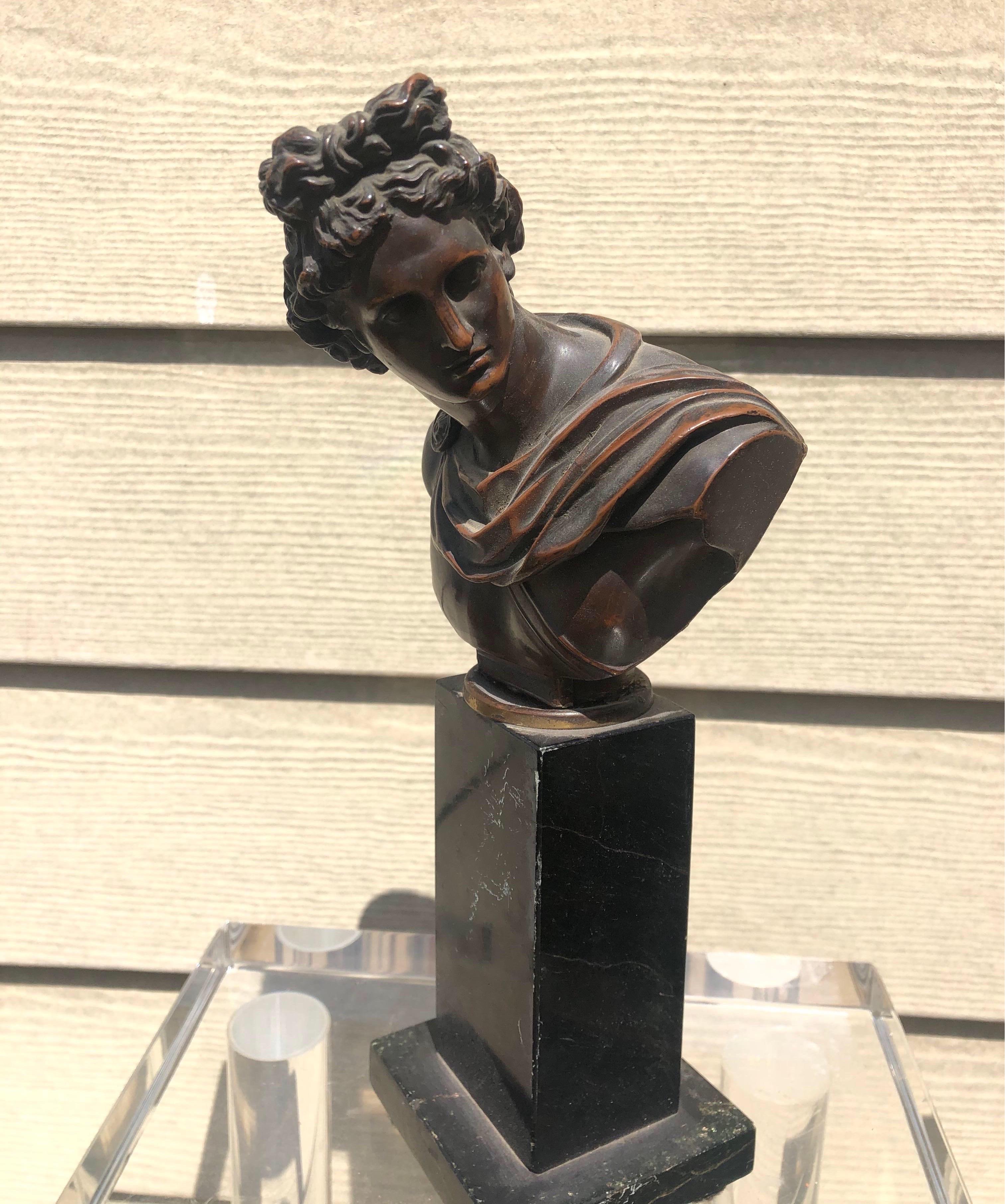 Pair of 19th Century Italian Grand Tour Bronze Busts on Marble Stands In Good Condition In Charleston, SC