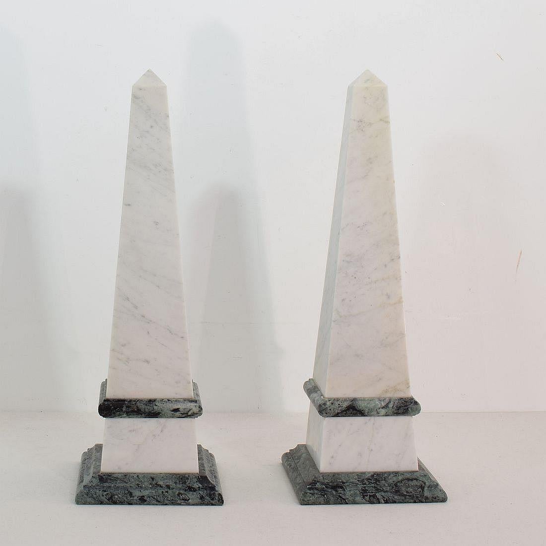 Pair of 19th Century Italian Grand Tour Marble Obelisks In Good Condition In Buisson, FR