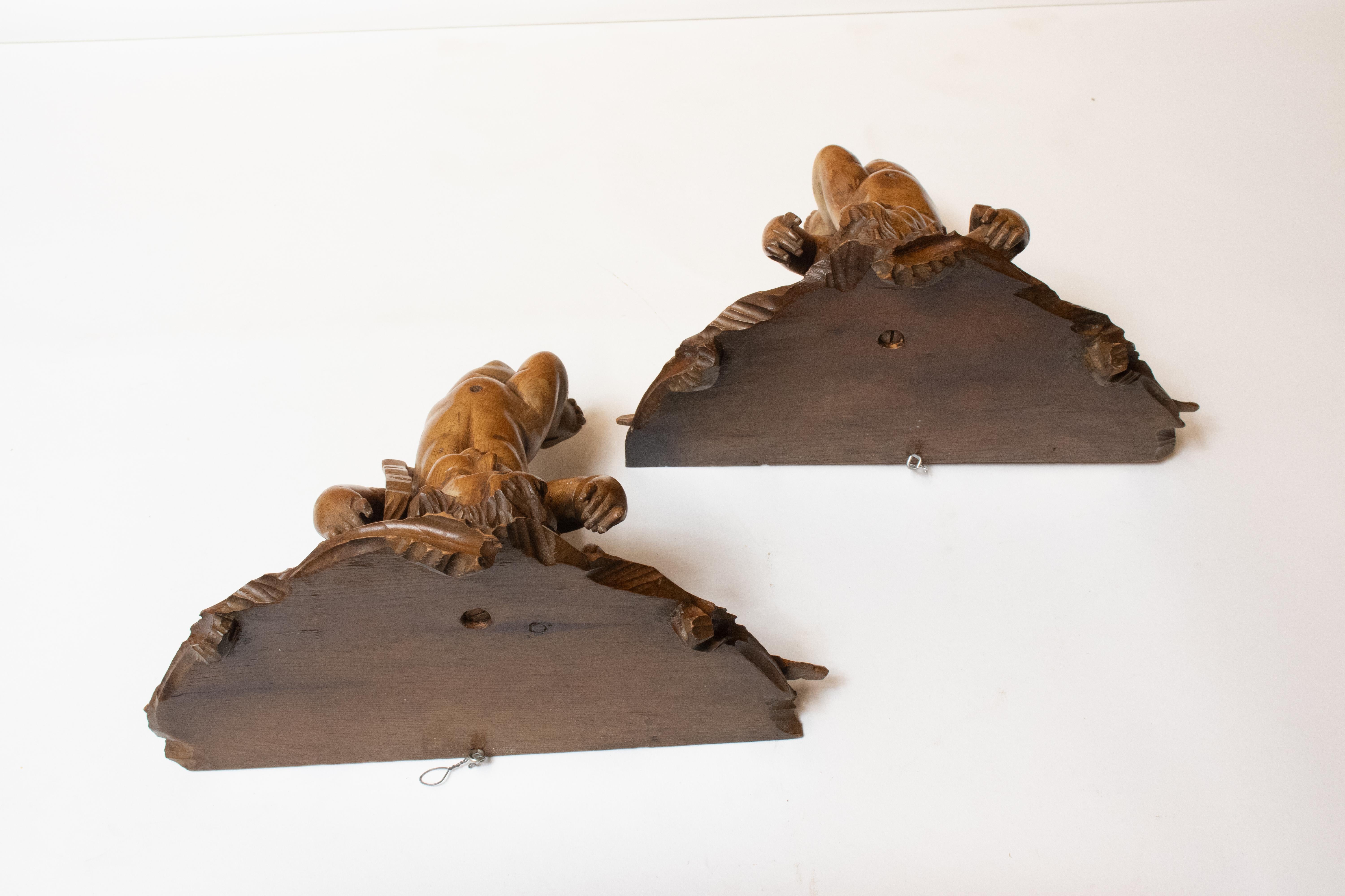 Pair of 19th Century Italian Hand Carved Walnut Brackets with Angels 10