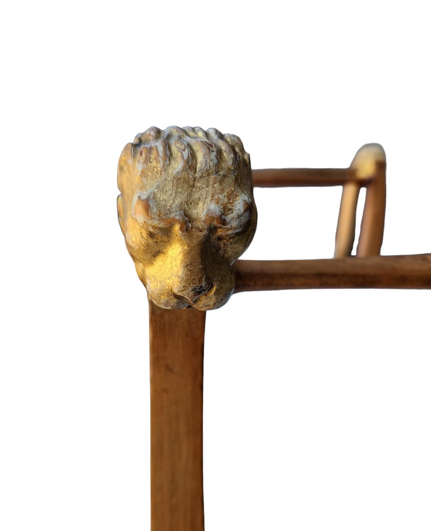Sculpté à la main Paire de tabourets italiens à poignée du 19ème siècle en vente