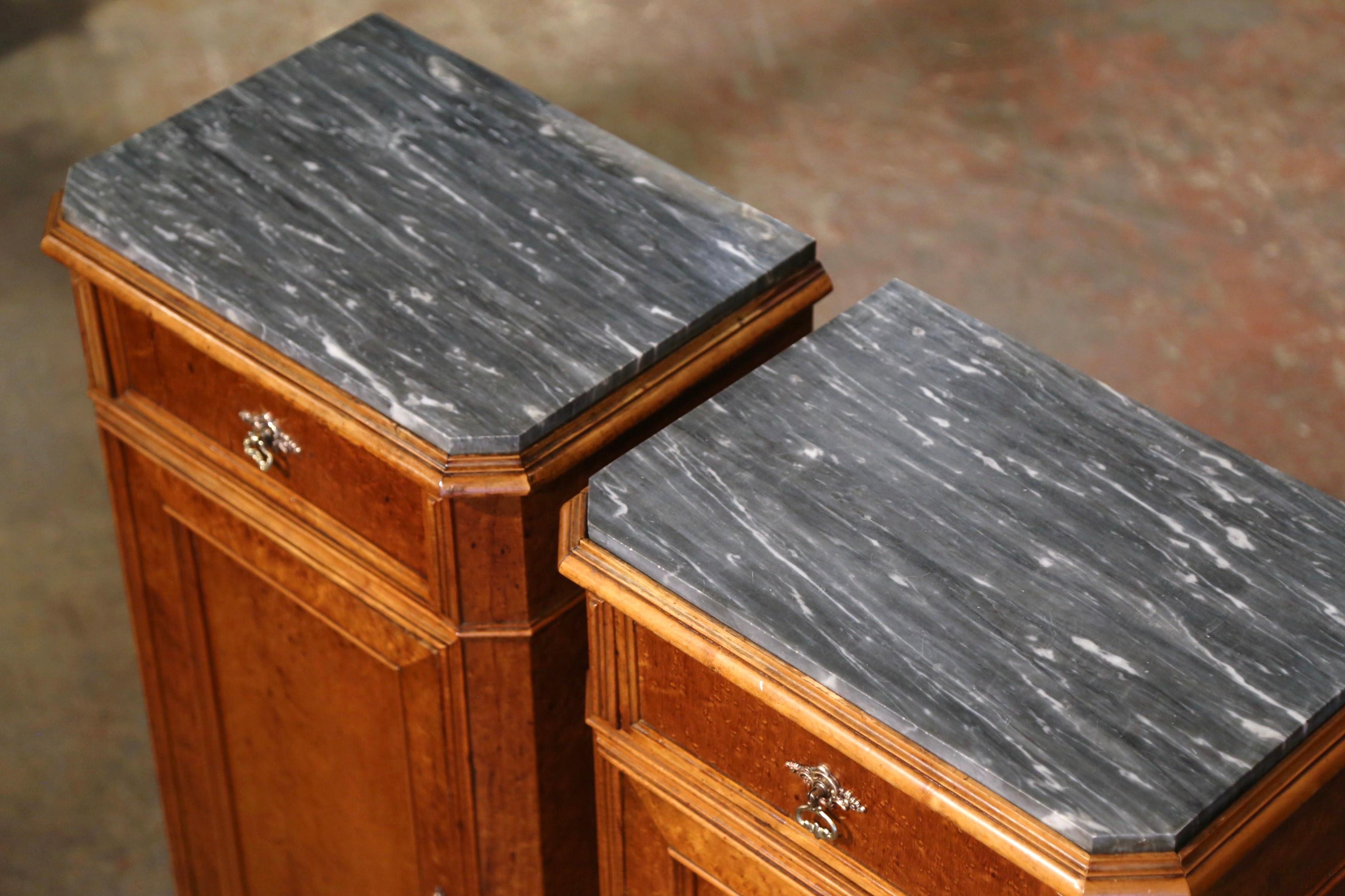 Hand-Carved Pair of 19th Century Italian Louis Philippe Grey Marble Top Maple Nightstands