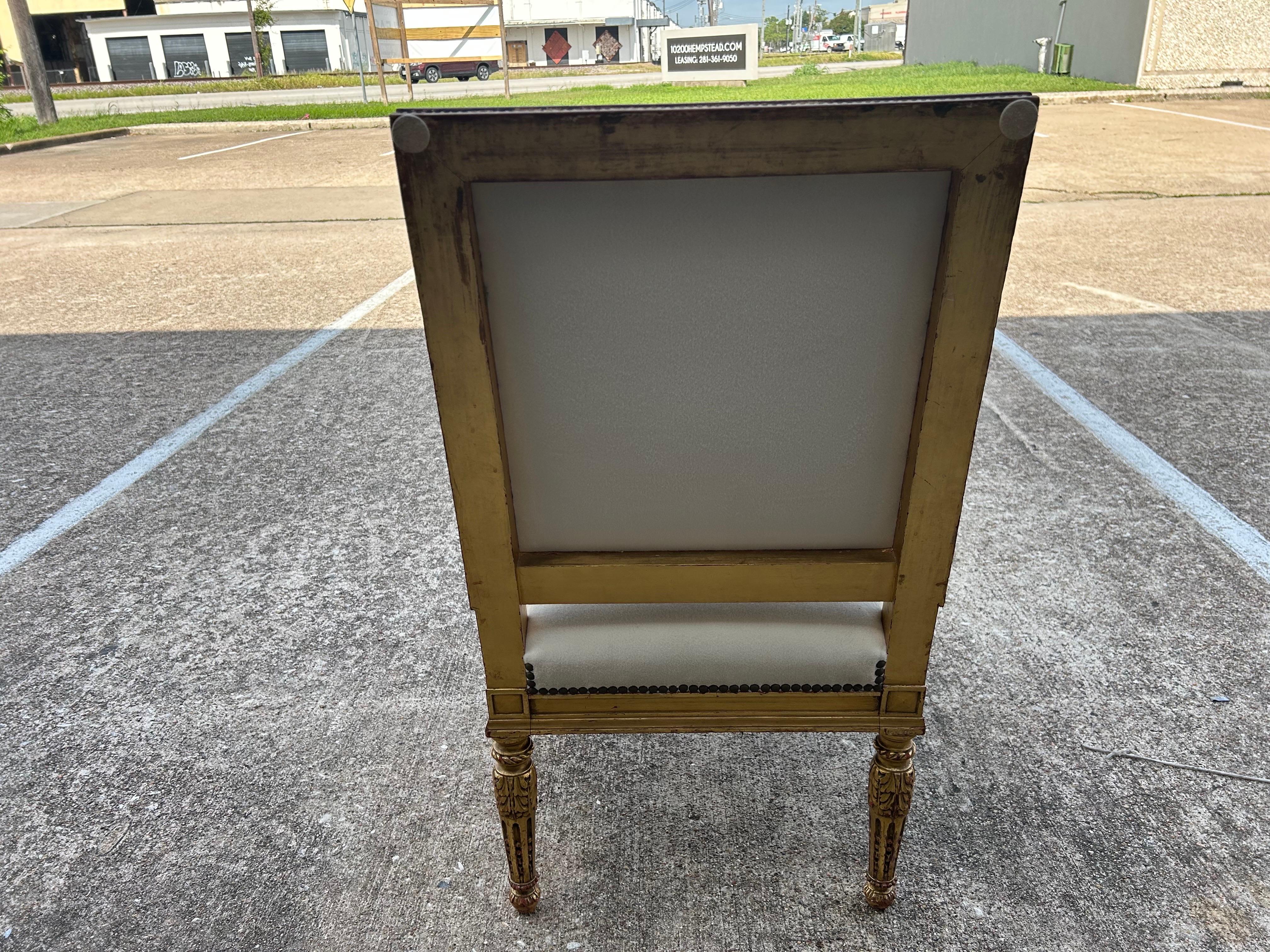 Velours Paire de chaises italiennes de style Louis XVI du 19ème siècle en vente