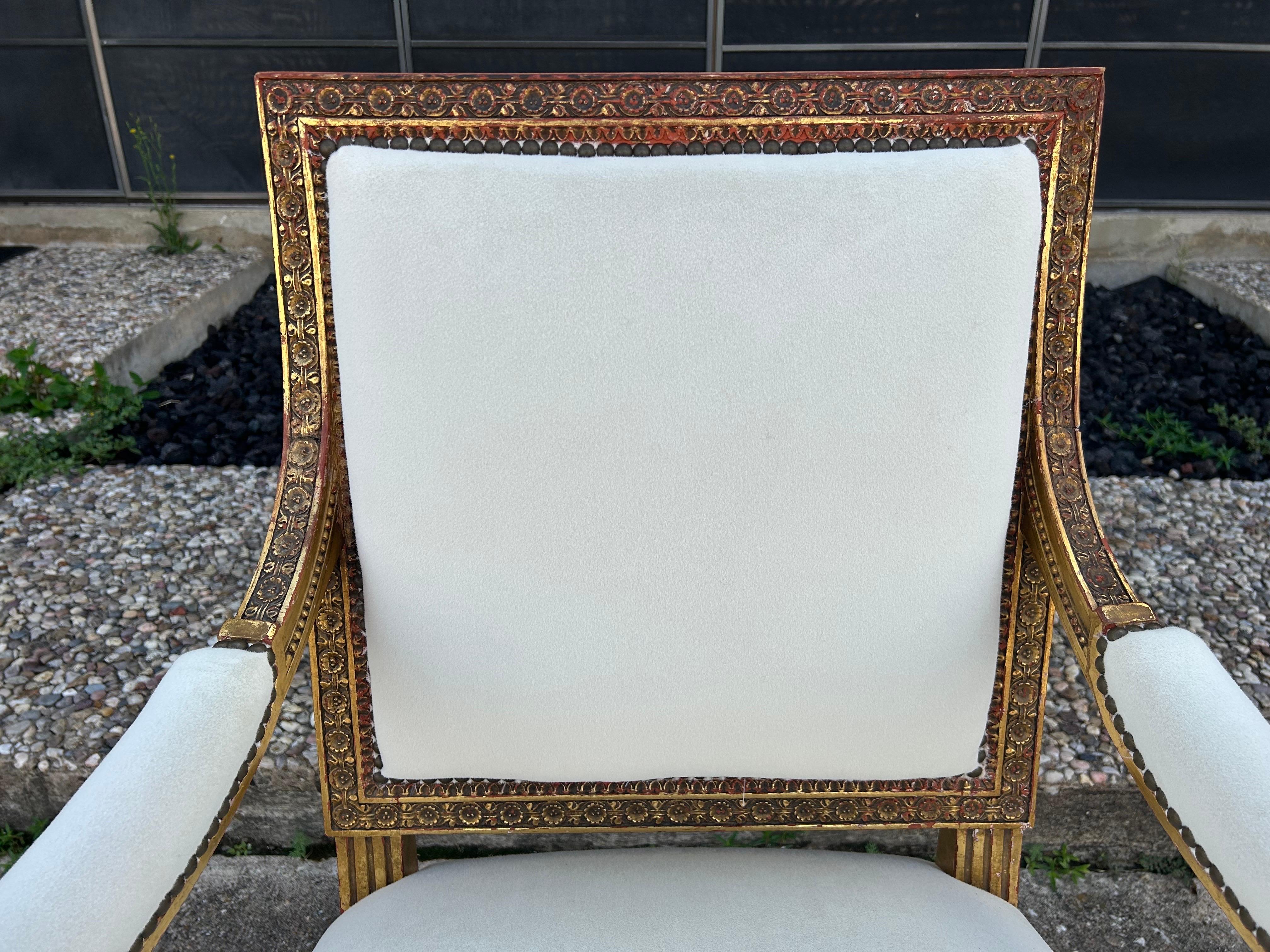 Paire de chaises italiennes de style Louis XVI du 19ème siècle en vente 4