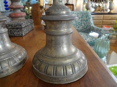 Coppia di candelabri in argento in stile Luigi XVI del XIX secolo