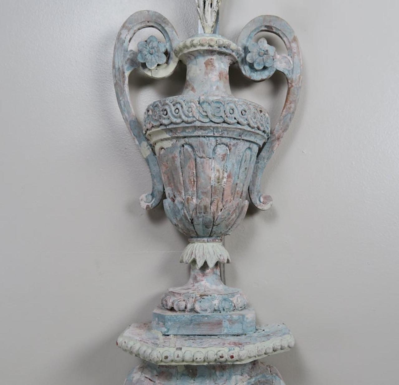 XIXe siècle Paire d'appliques à 9 lumières peintes italiennes du 19e siècle en vente