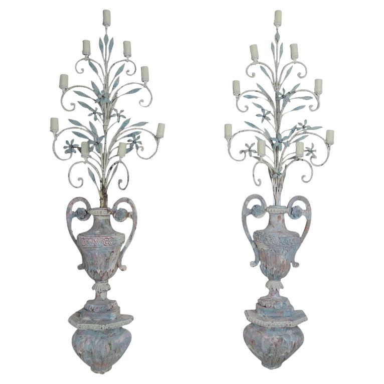 Paire d'appliques à 9 lumières peintes italiennes du 19e siècle en vente