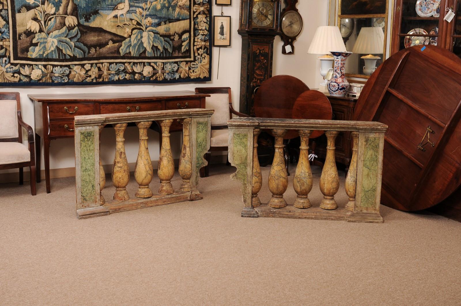 Coppia di balaustre in legno dipinto italiano del XIX secolo


53,25″ L X 9″ P X 33″ H (più grande) 51,75″ L X 8″ P X 33″ H (più piccolo)