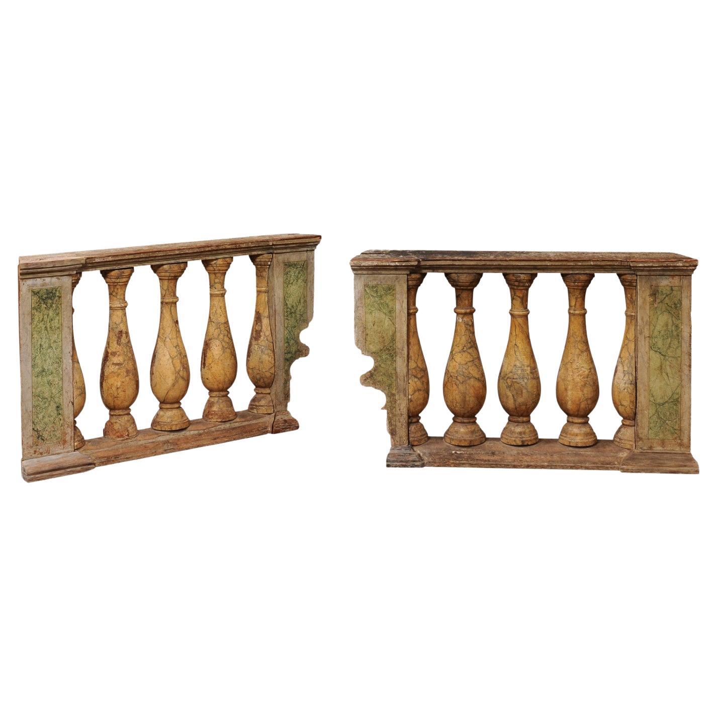 Paar italienische Balustraden / Geländer aus bemaltem Holz des 19.
