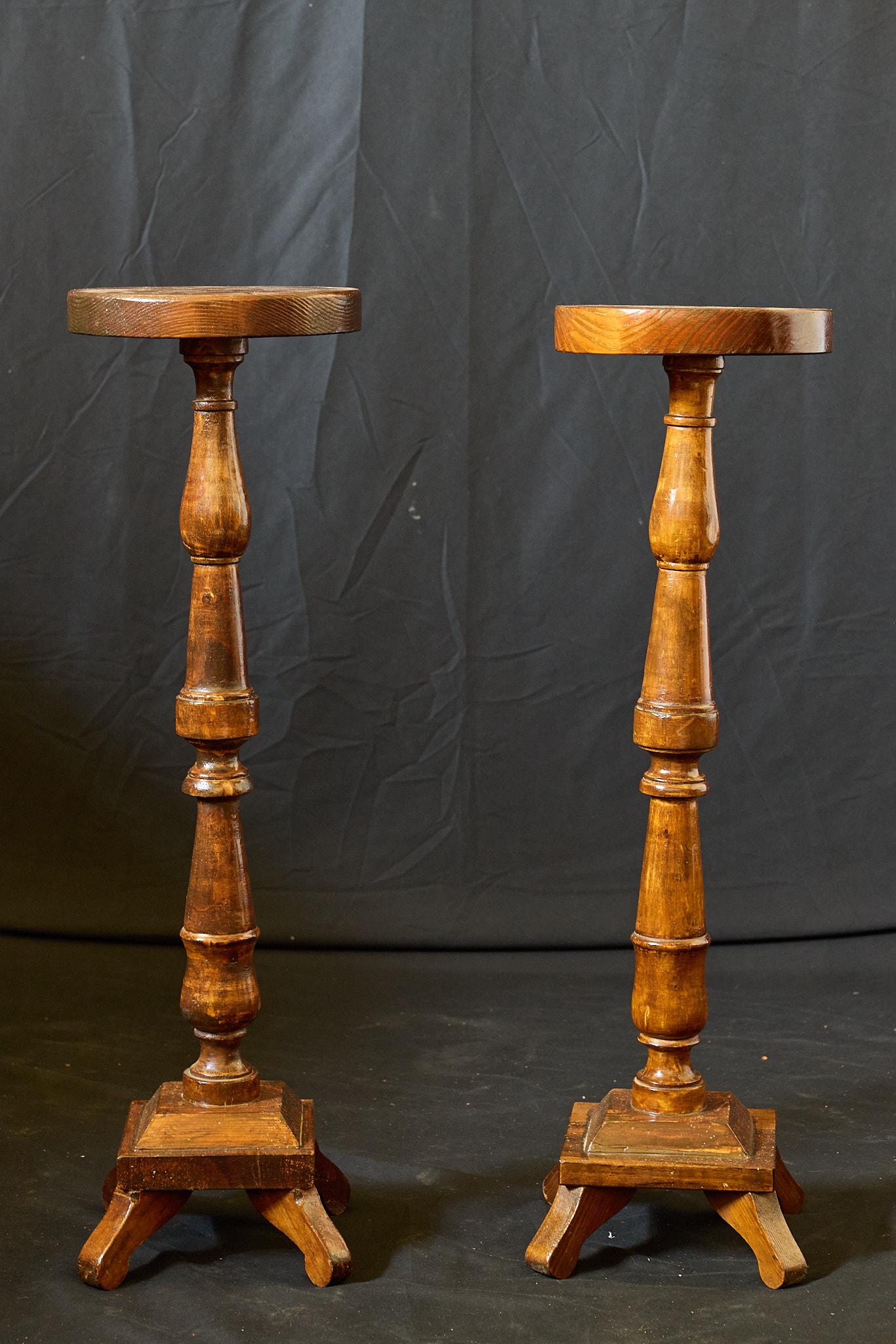 Pair of 19th Century Italian Pine Plant Stands In Good Condition For Sale In Atlanta, GA