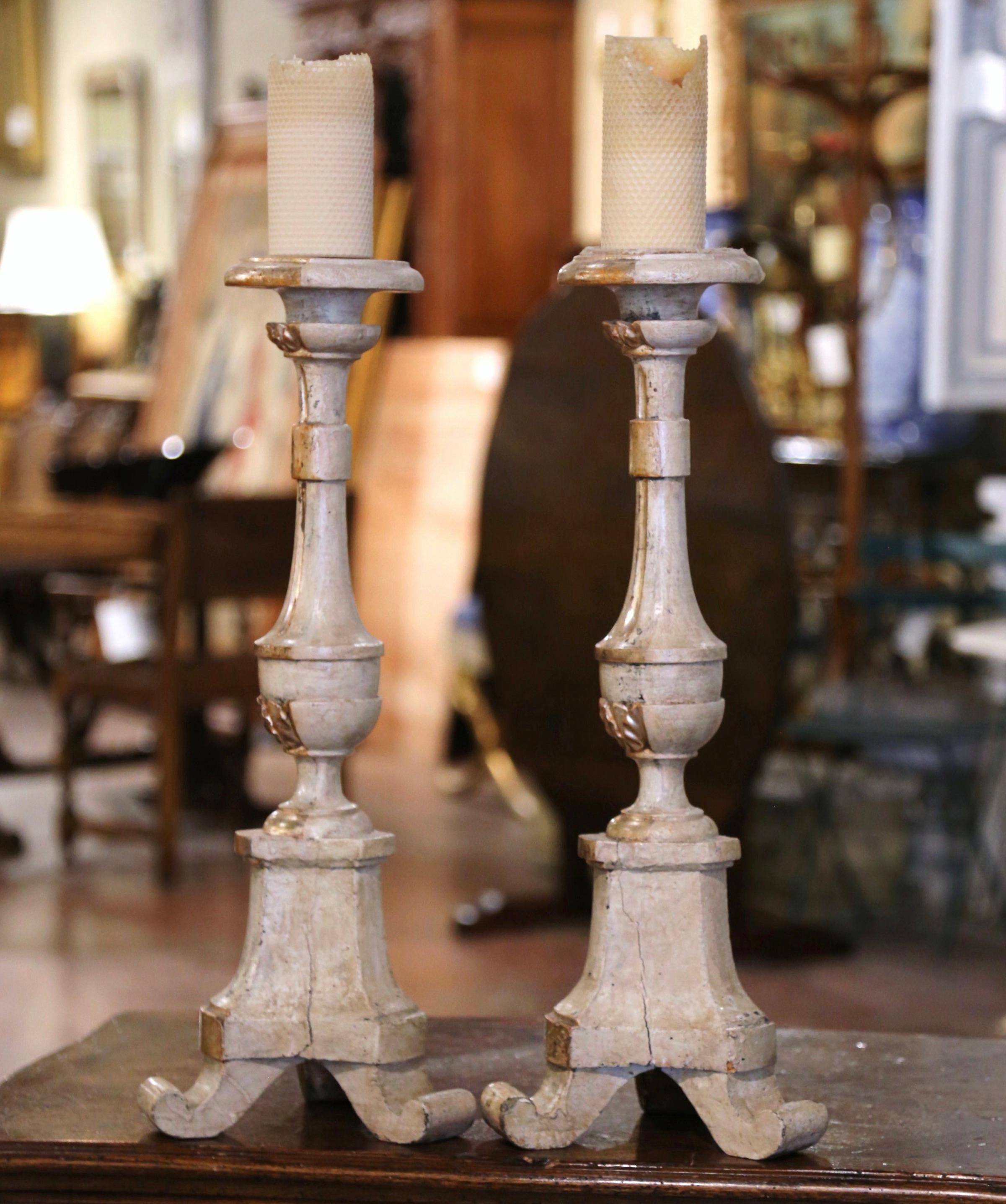 Pair of 19th Century Italian Polychrome Carved Giltwood and Painted Candlesticks For Sale 4