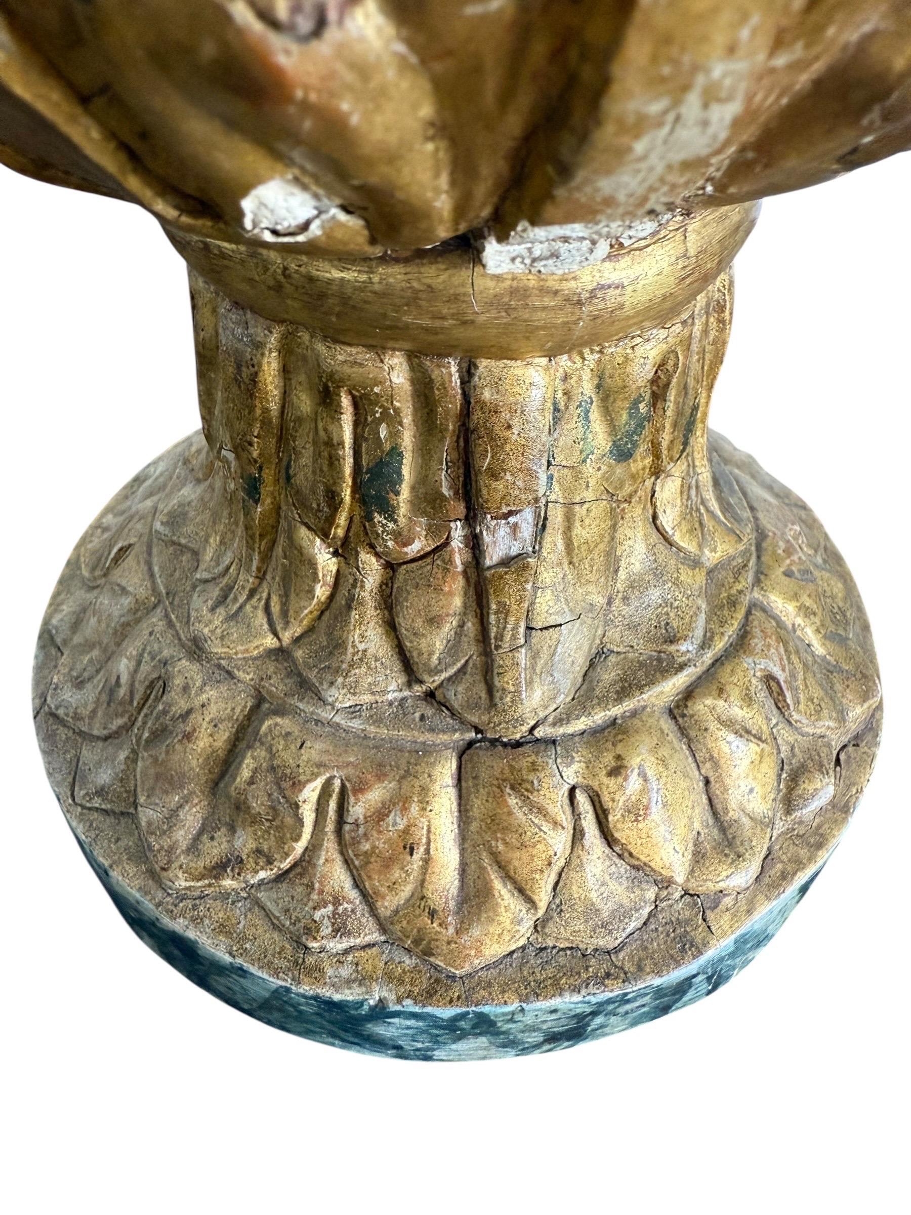 Legno dorato Coppia di urne policrome italiane del XIX secolo in vendita
