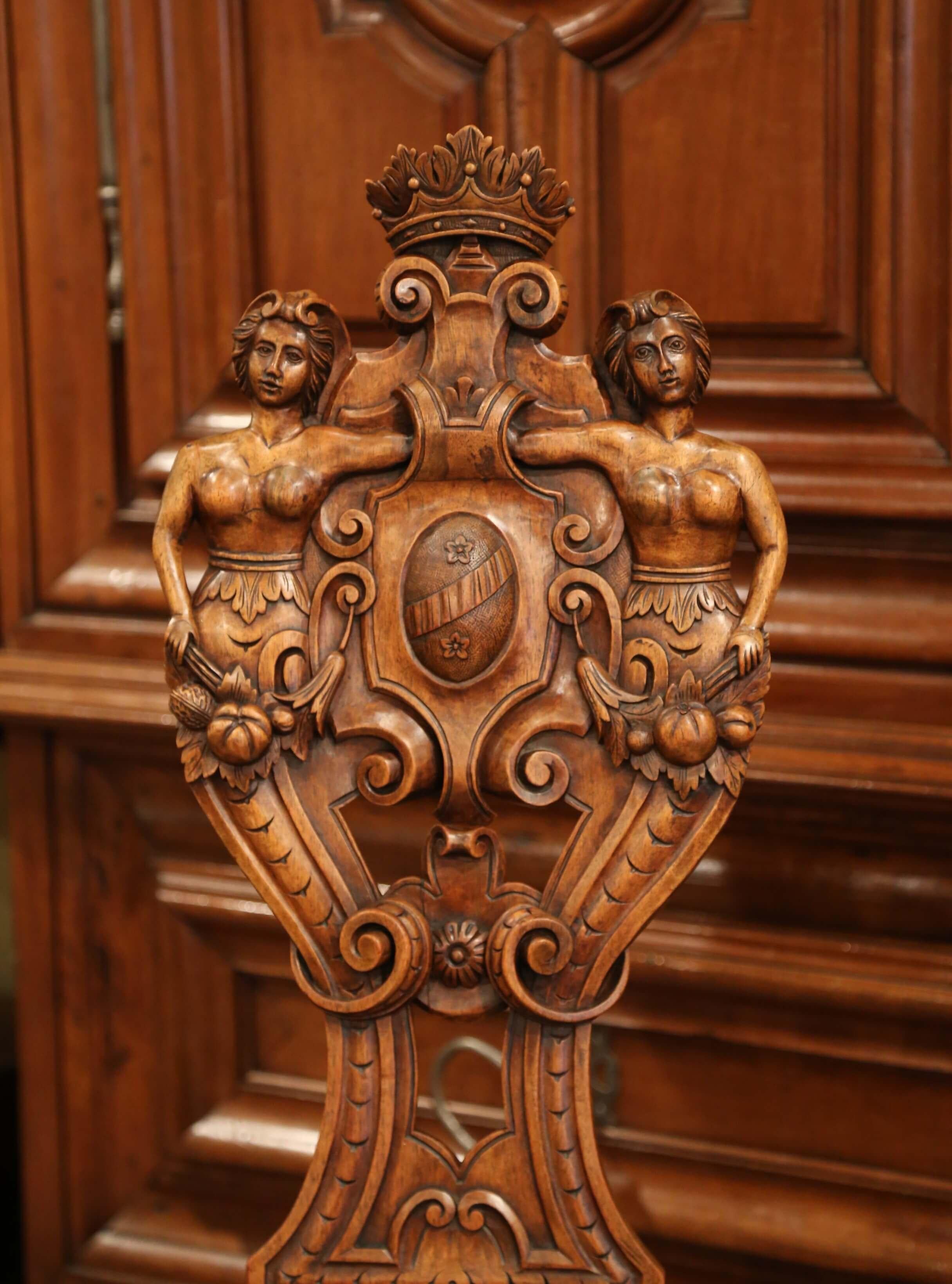 Pair of 19th Century Italian Renaissance Carved Walnut Sgabello Hall Chairs For Sale 7