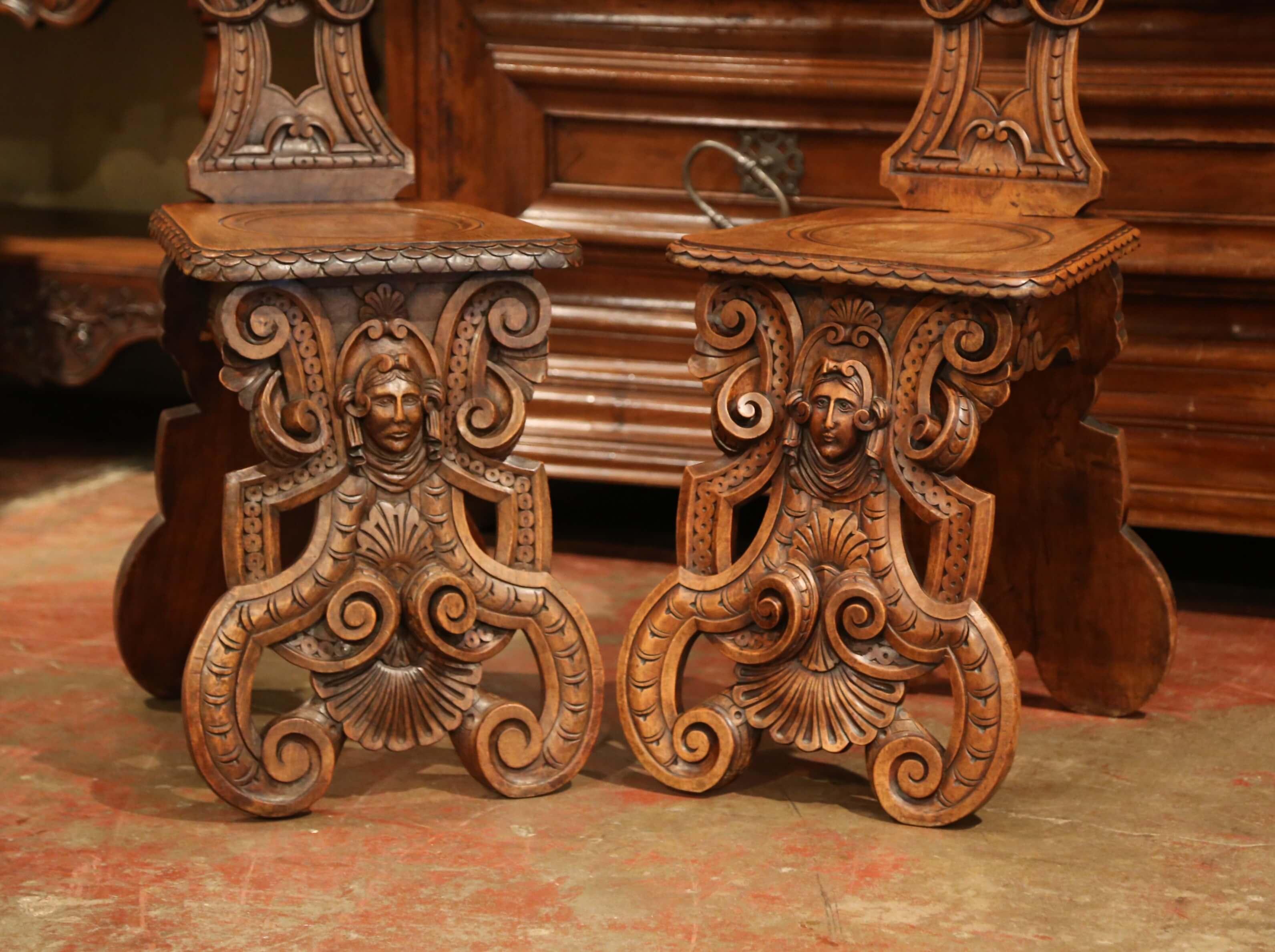 Pair of 19th Century Italian Renaissance Carved Walnut Sgabello Hall Chairs For Sale 3