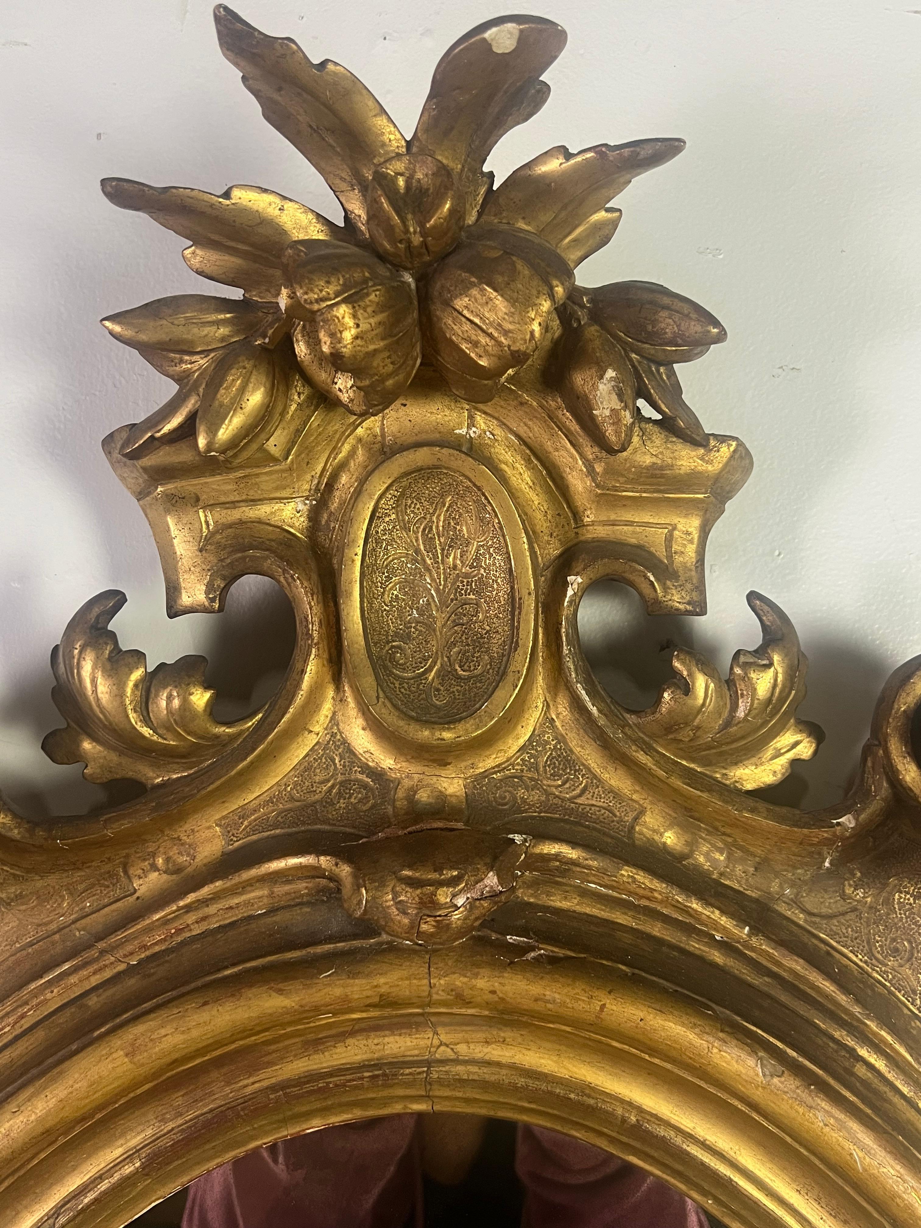 Coppia di specchi in legno dorato in stile rococò italiano del XIX secolo in vendita 6