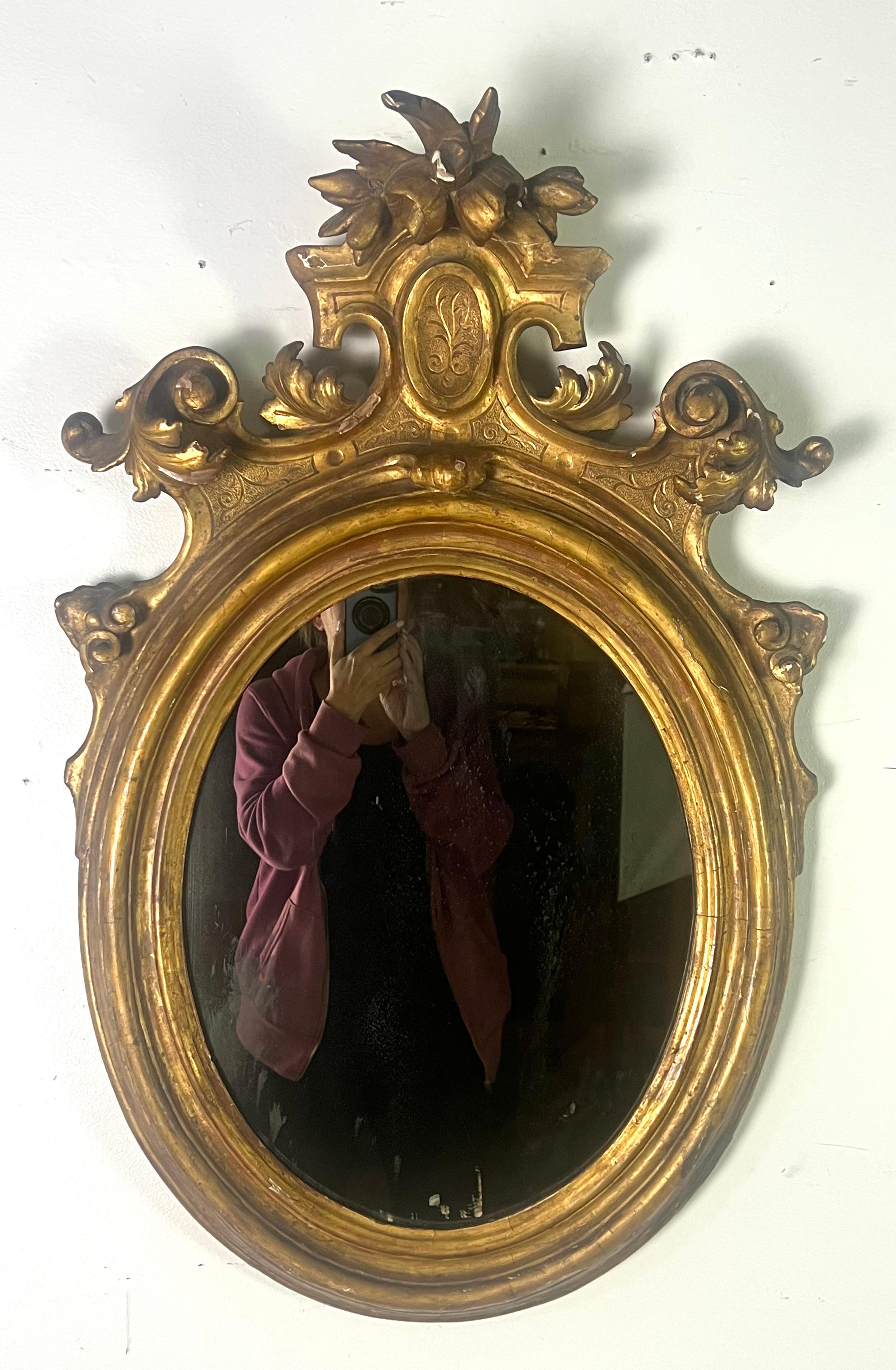 Rococò Coppia di specchi in legno dorato in stile rococò italiano del XIX secolo in vendita