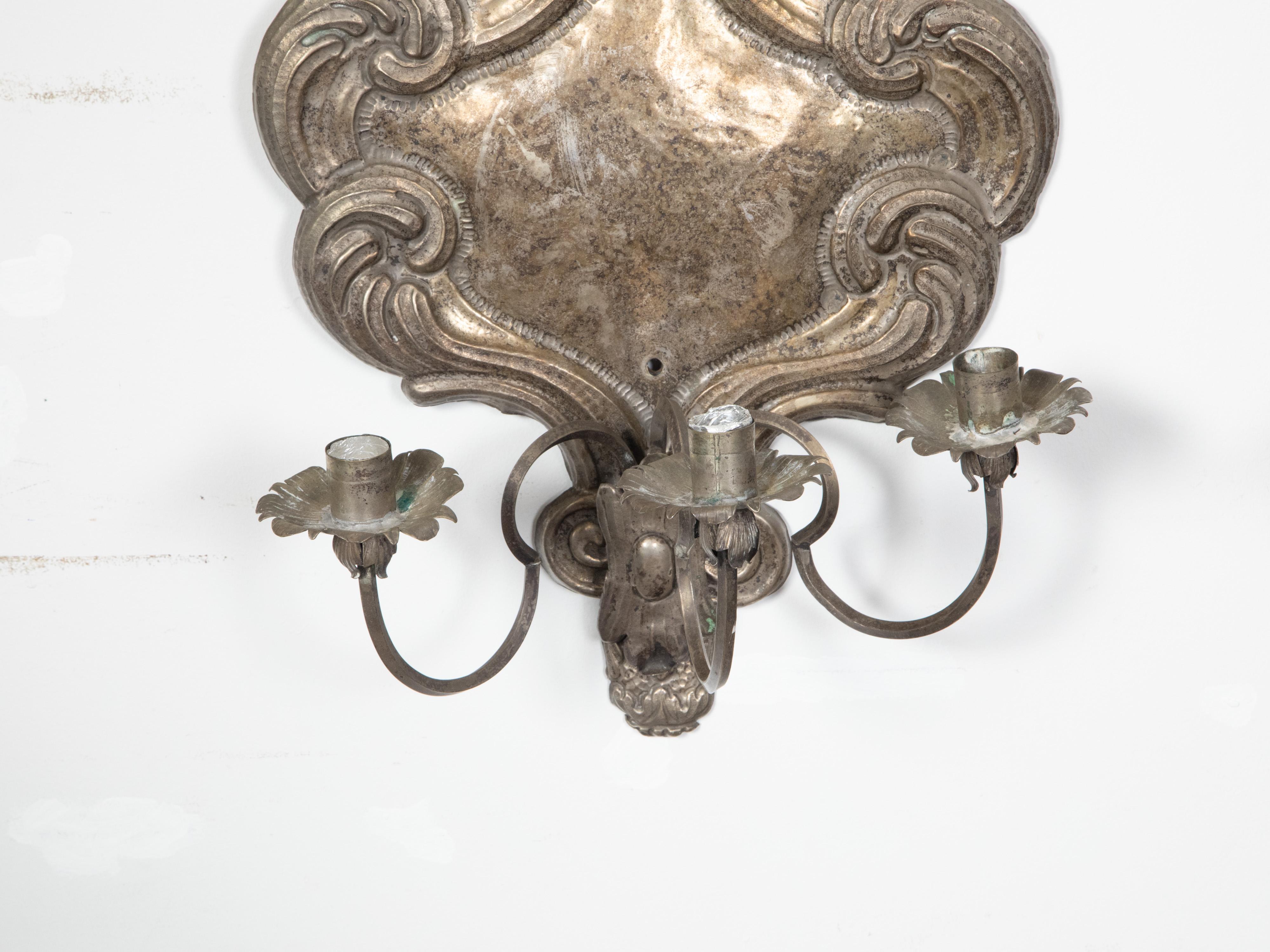 Pair of 19th Century Italian Rococo Style Tin Candle Sconces with Feather Motifs For Sale 2