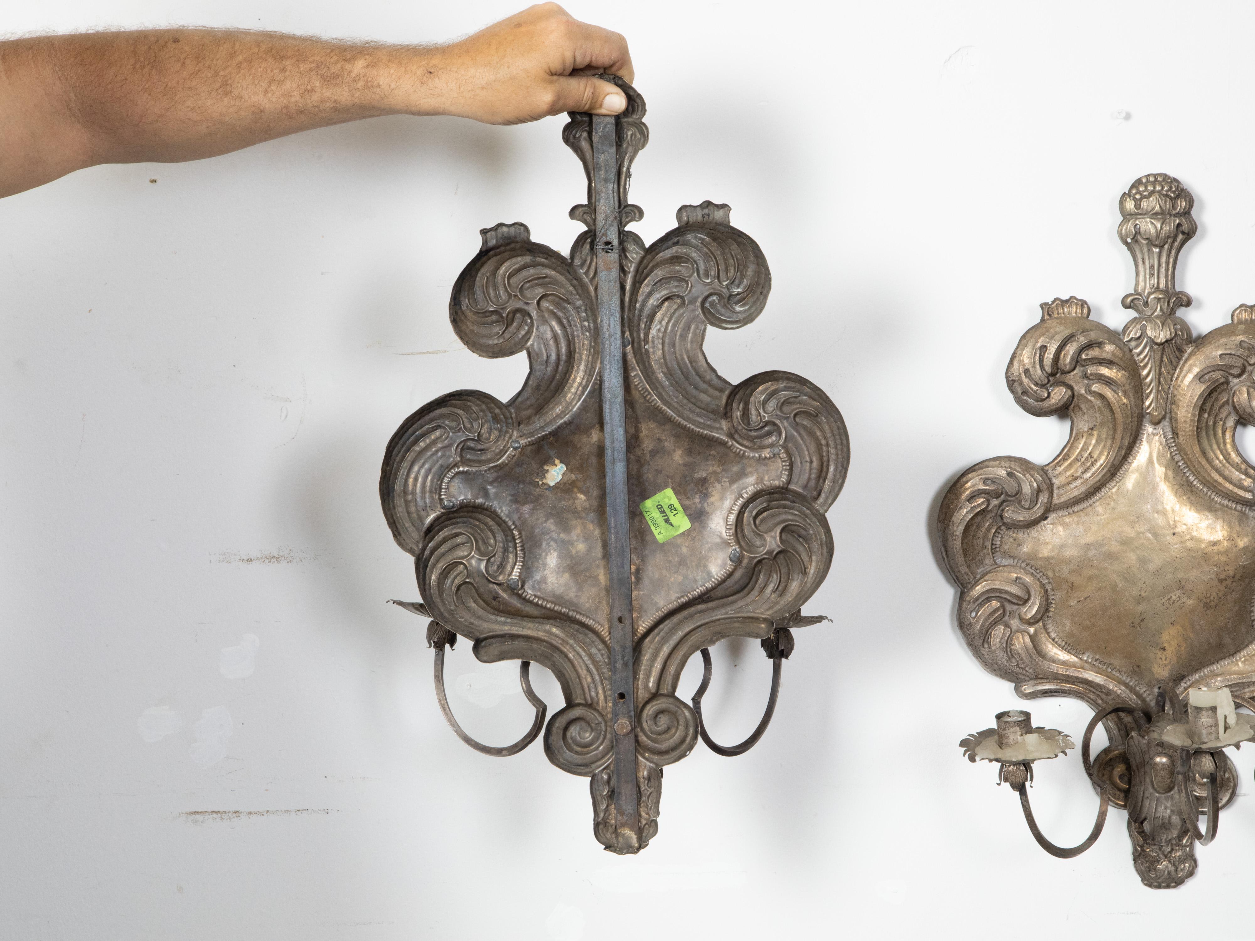 Pair of 19th Century Italian Rococo Style Tin Candle Sconces with Feather Motifs For Sale 5
