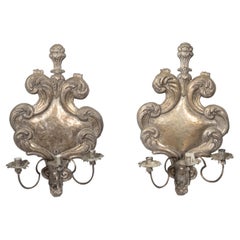 Paire d'appliques à bougie en étain de style rococo italien du 19ème siècle avec motifs de plumes