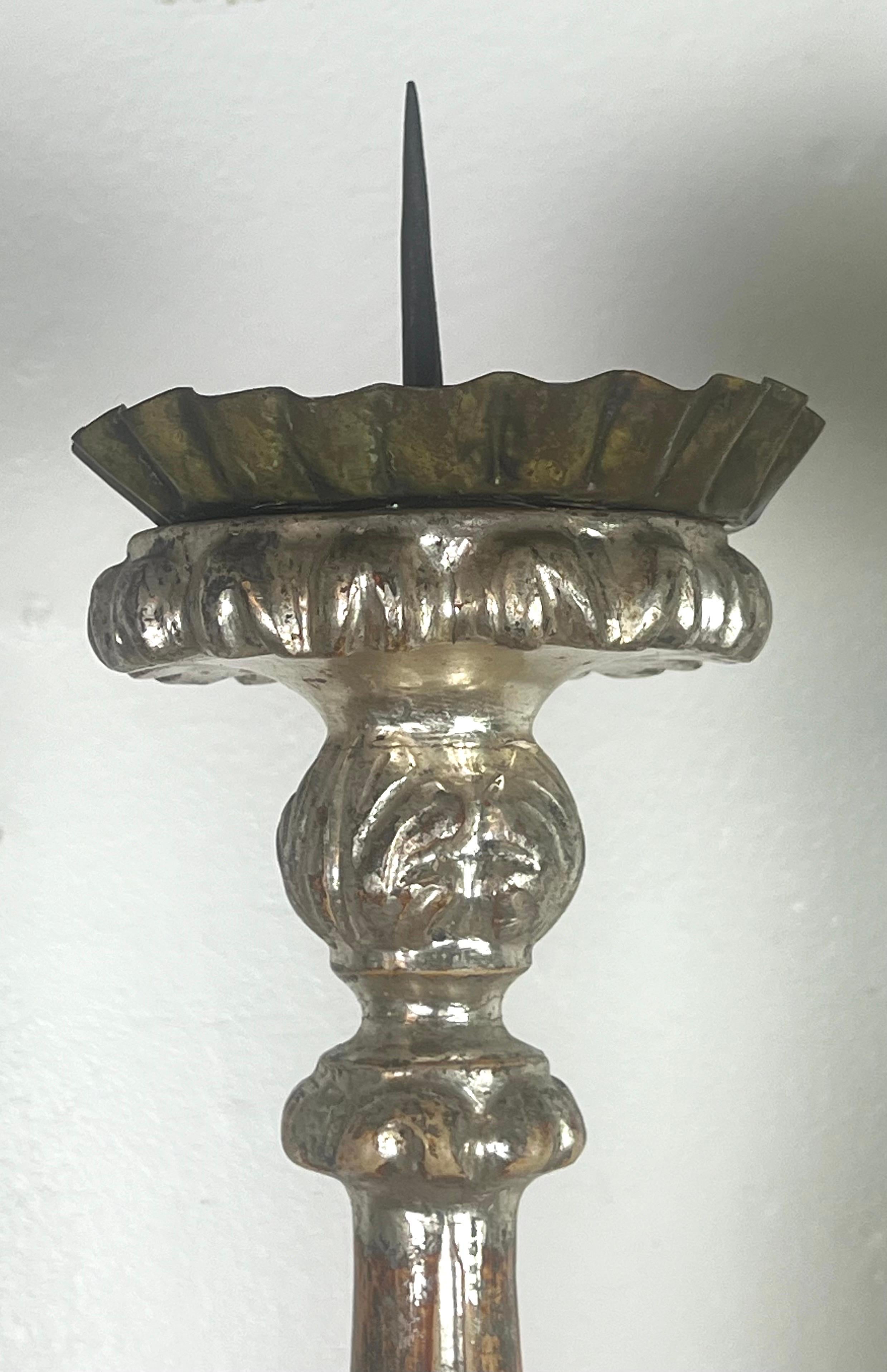 Baroque Paire de chandeliers italiens du 19ème siècle en argent doré en vente