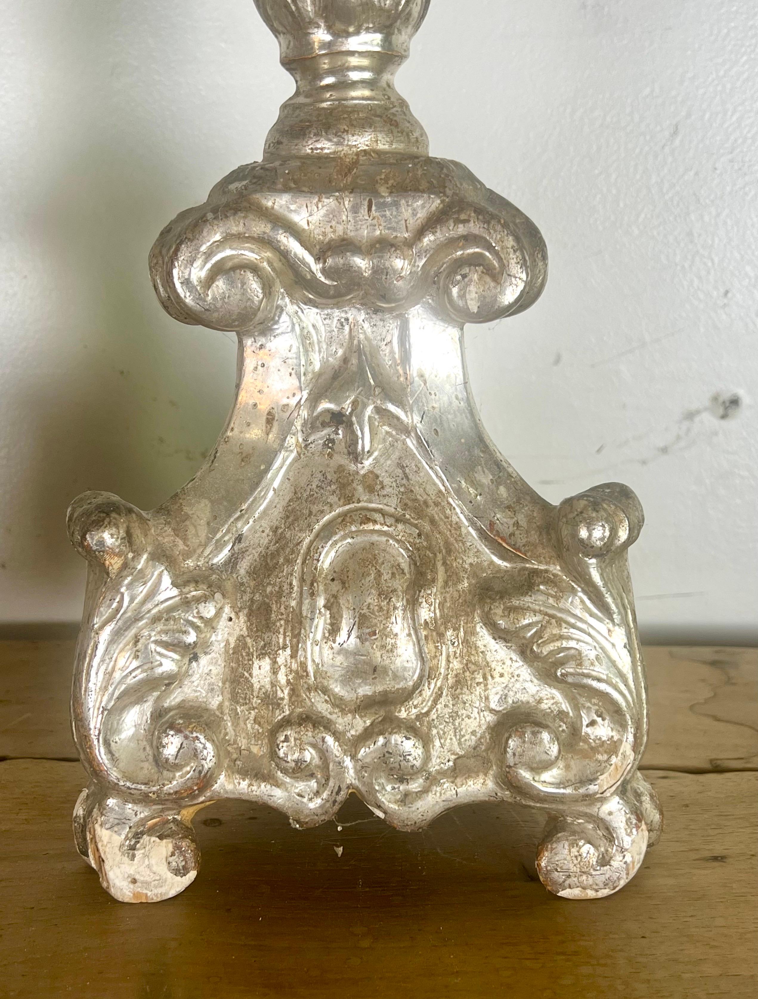 Paire de chandeliers italiens du 19ème siècle en argent doré en vente 1