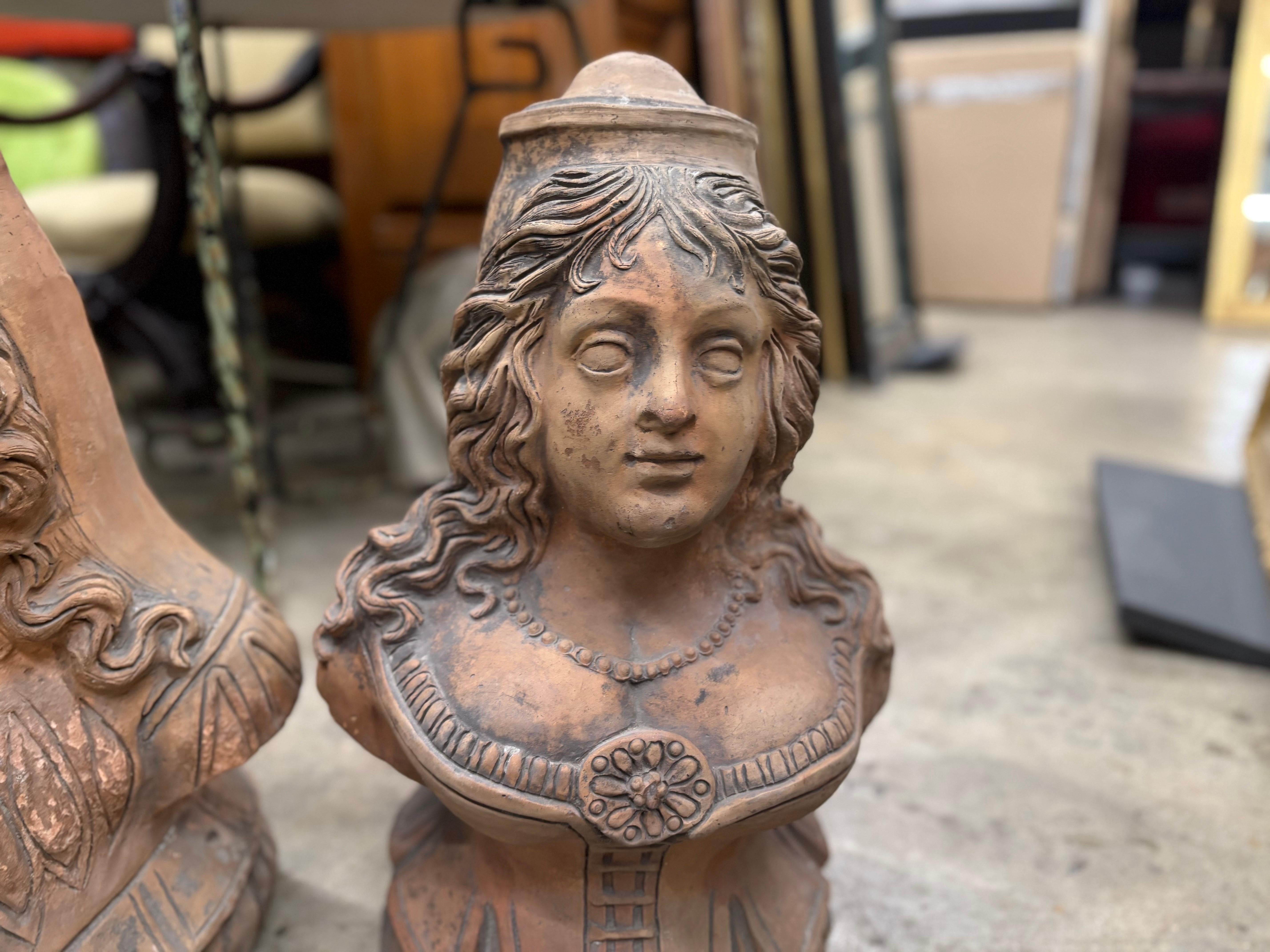 Coppia di busti in terracotta italiana del XIX secolo in vendita 4