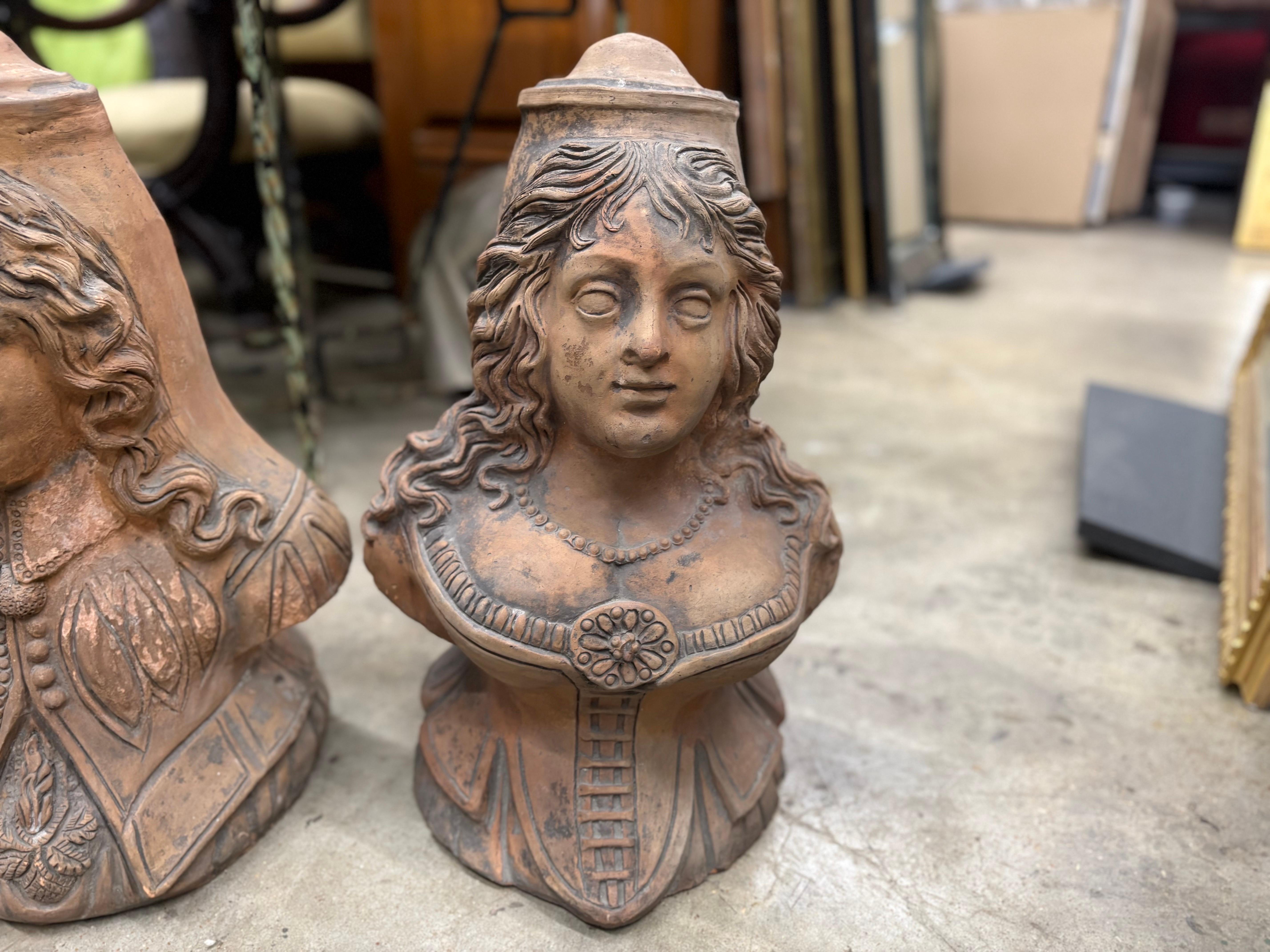 Coppia di busti in terracotta italiana del XIX secolo in vendita 2