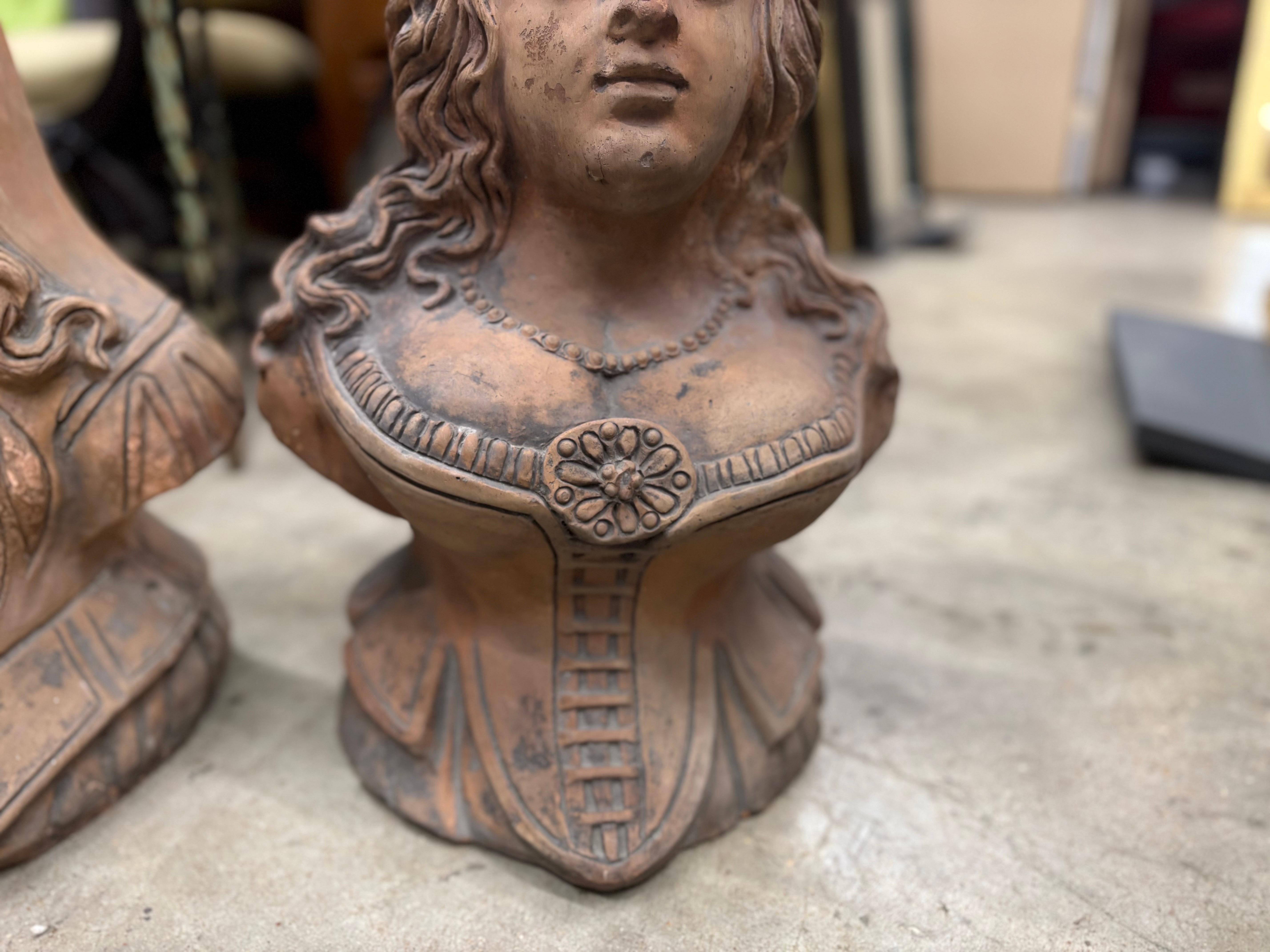 Coppia di busti in terracotta italiana del XIX secolo in vendita 3