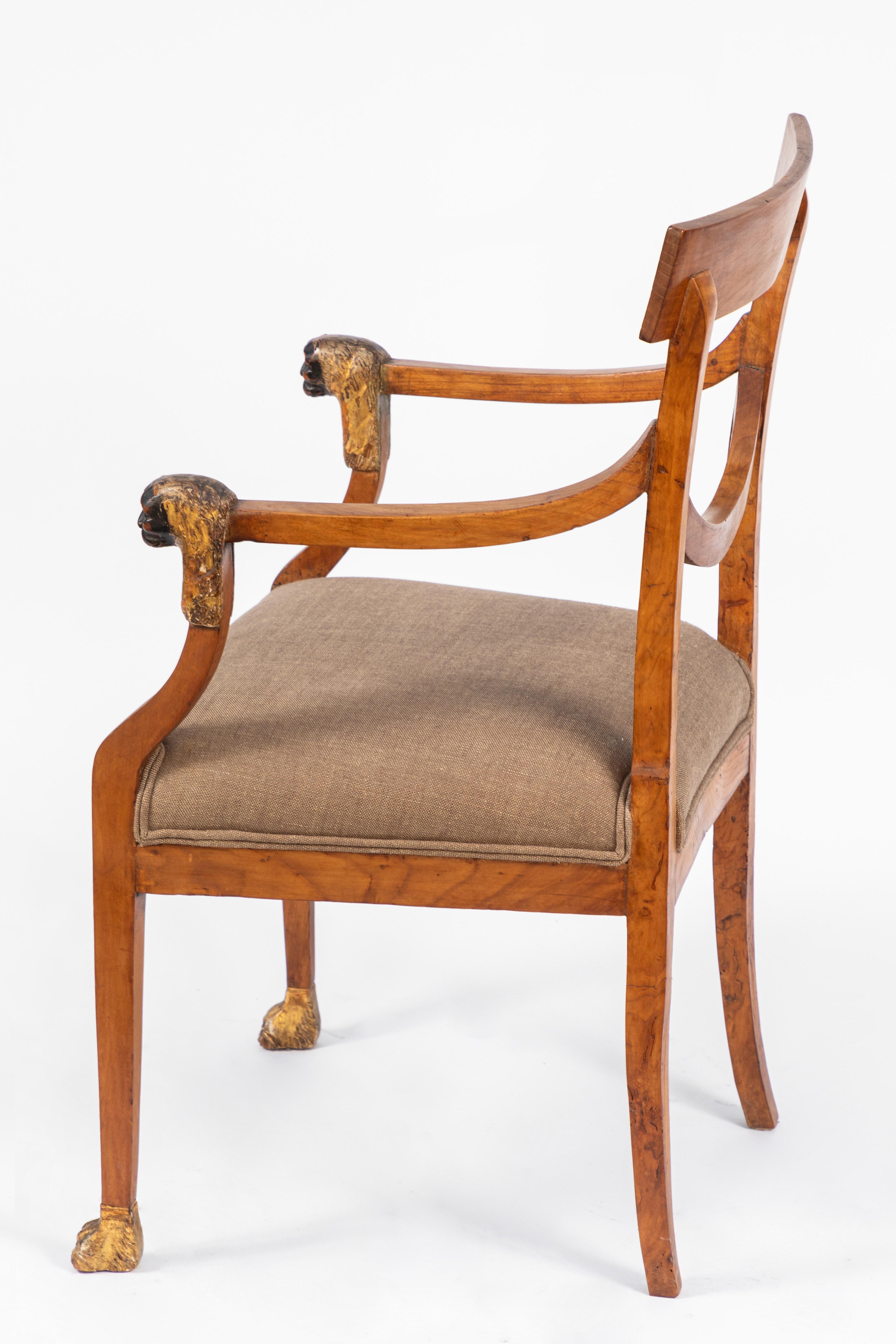 Noyer Paire de fauteuils italiens du 19ème siècle en noyer en vente