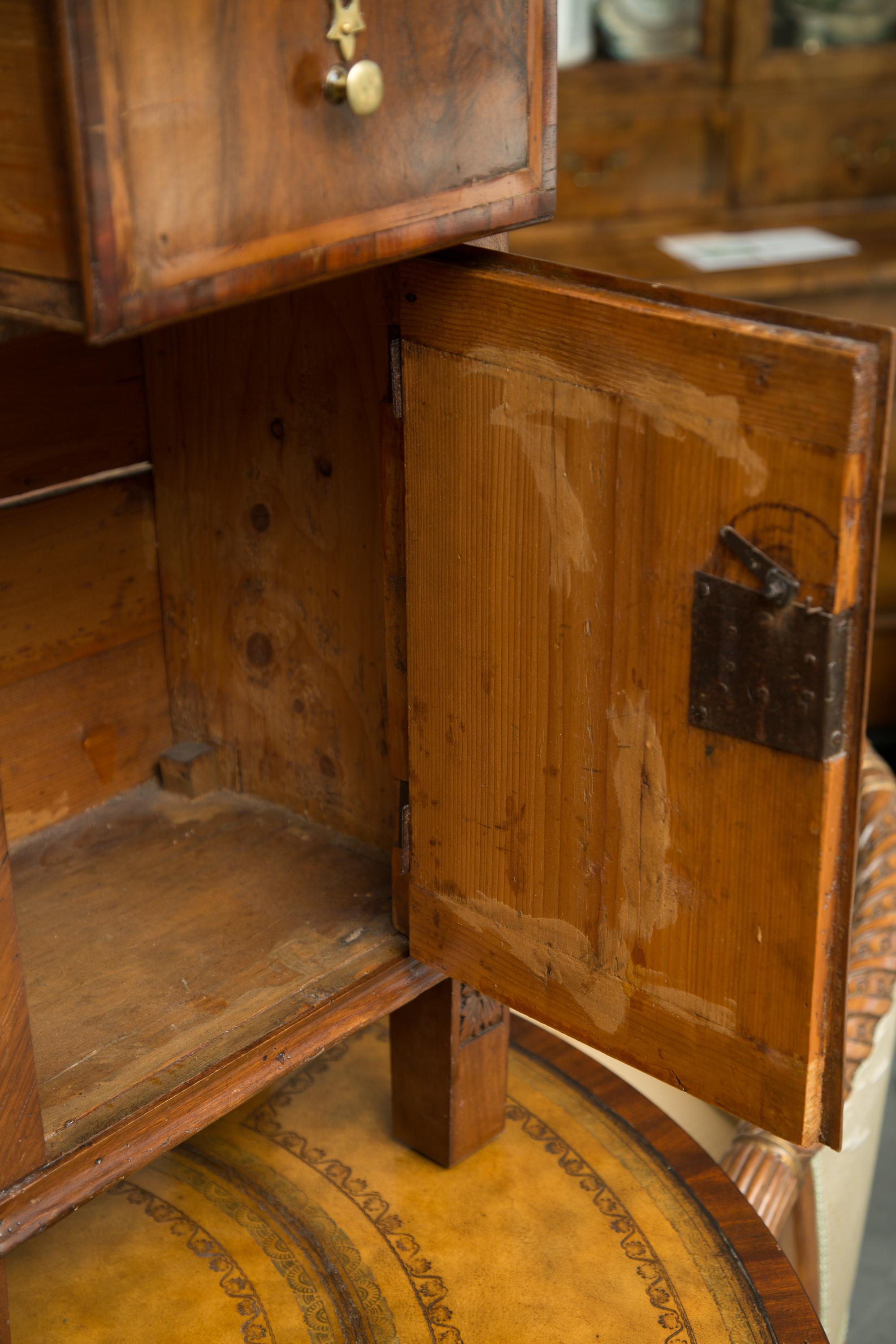 Pair of 19th Century Italian Walnut Bedside Cabinets In Good Condition In WEST PALM BEACH, FL