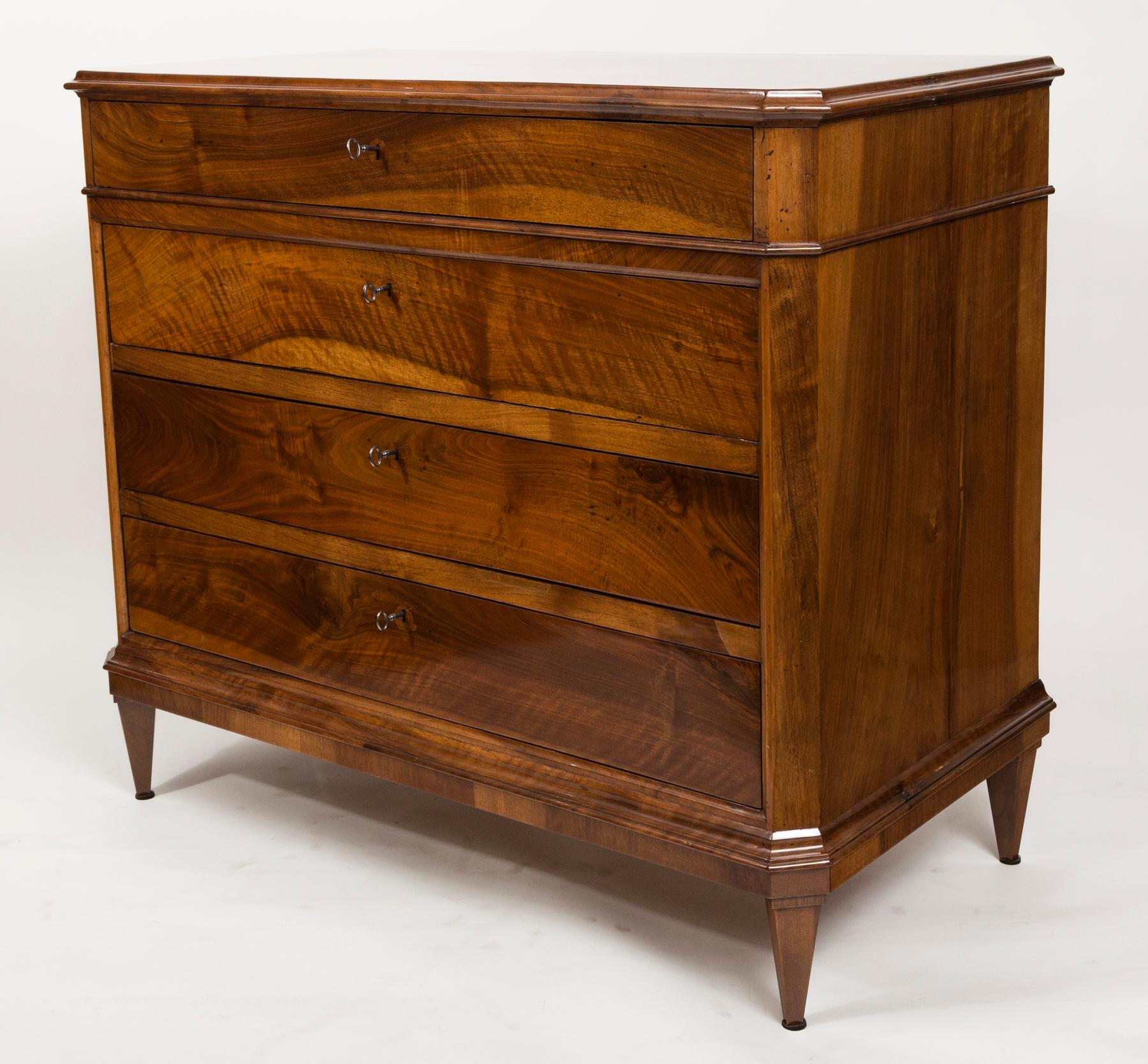 Pair Of 19th Century Italian Walnut Chests In Good Condition For Sale In Westport, CT