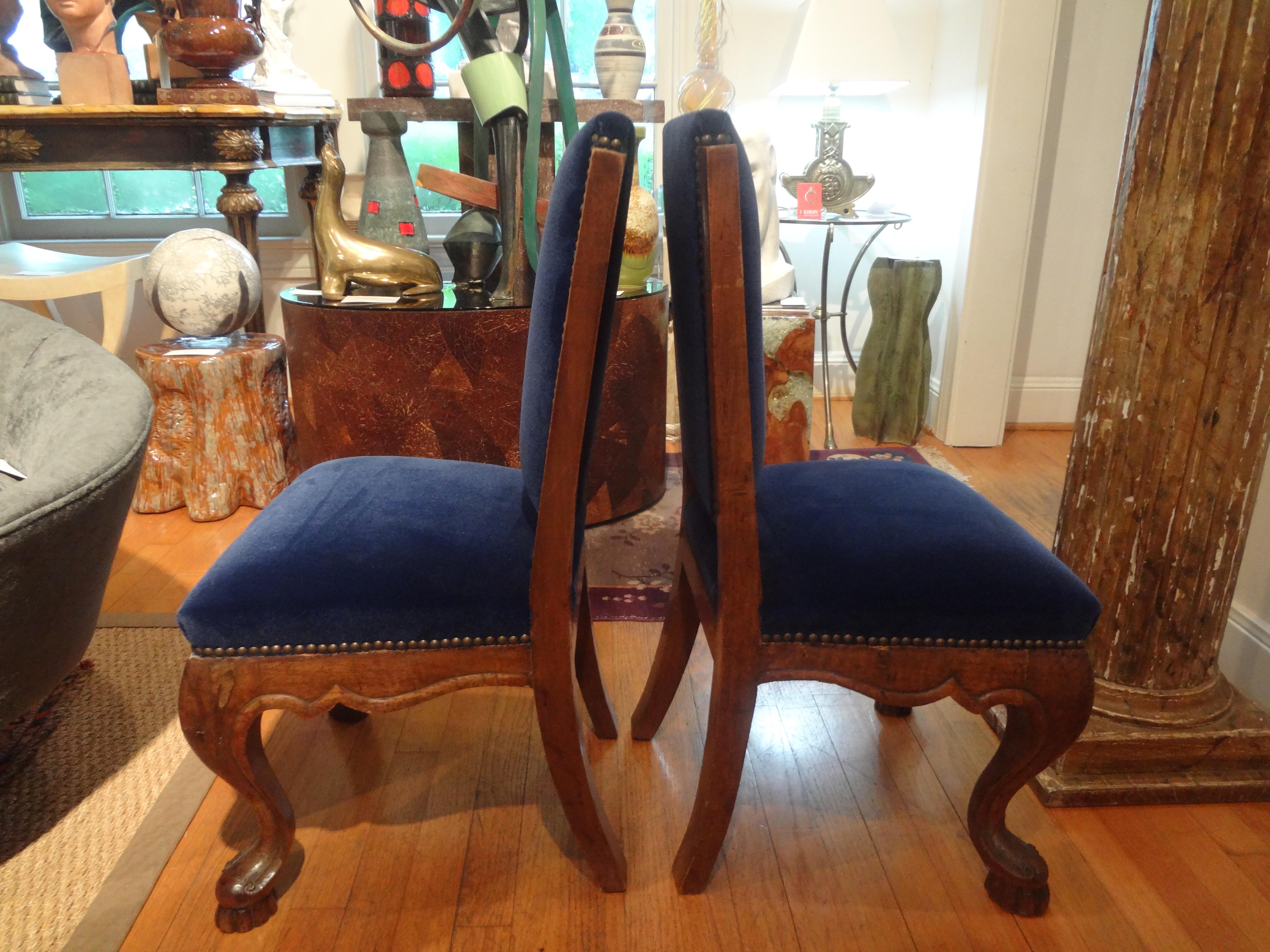 Pair of 19th Century Italian Walnut Children's Chairs For Sale 4