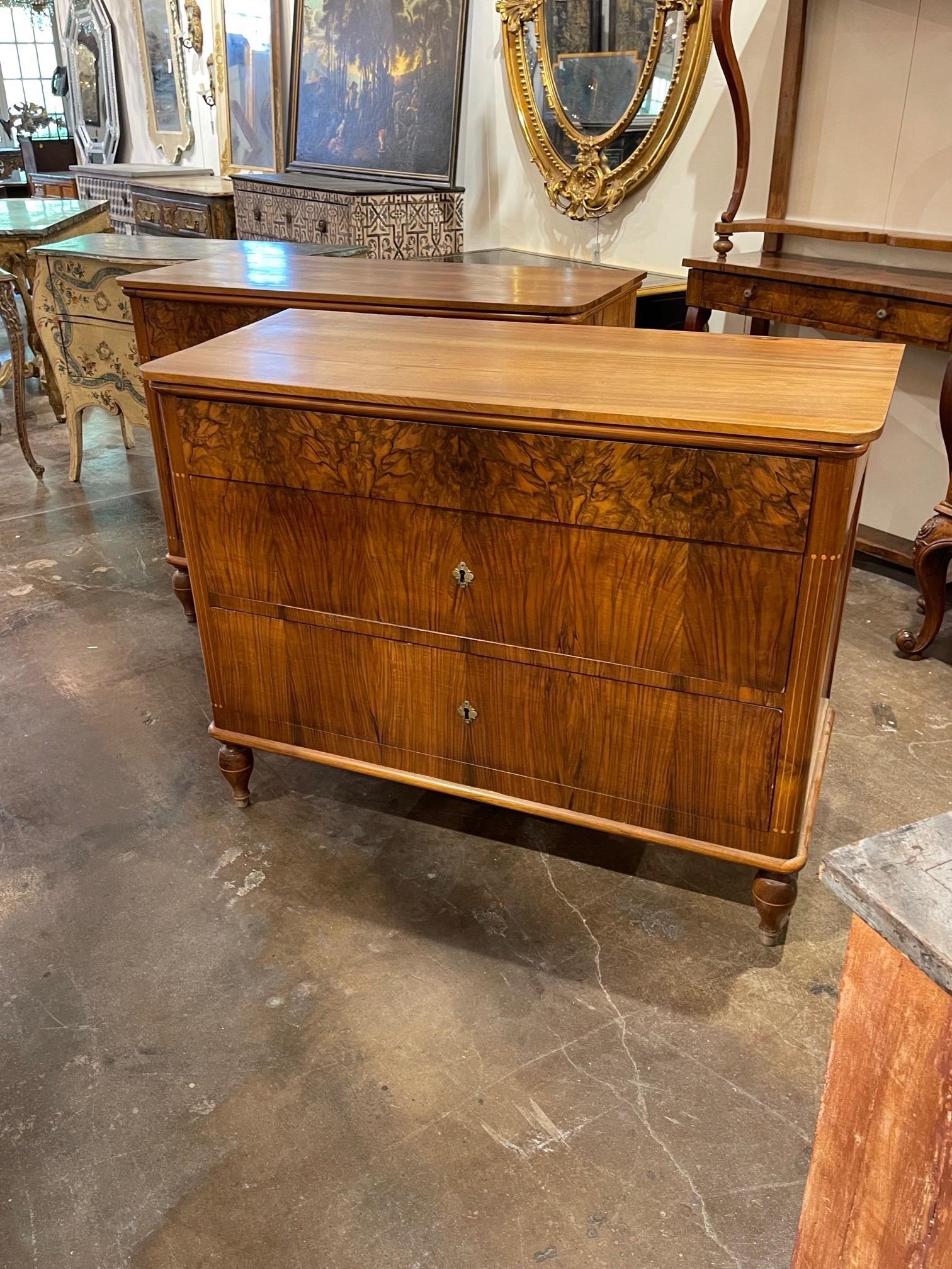 Pair of 19th Century Italian Walnut Commodes For Sale 6