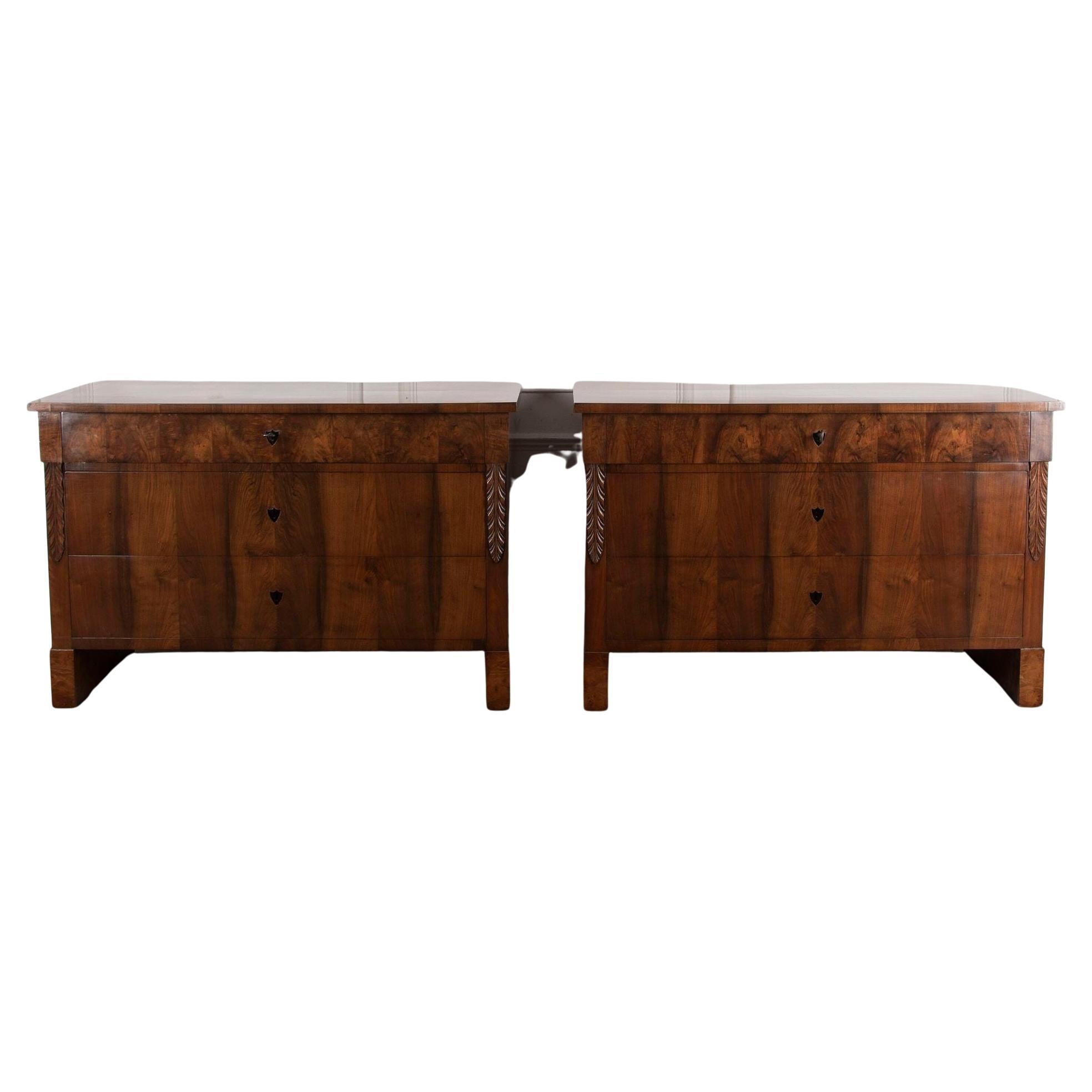 Pair of 19th Century Italian Walnut Commodes For Sale