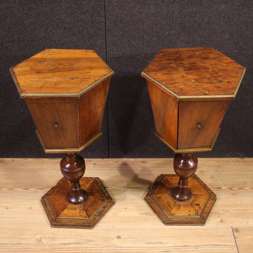 Paire de tables d'appoint en bois de noyer italiennes du 19e siècle, 1880 Bon état - En vente à Vicoforte, Piedmont