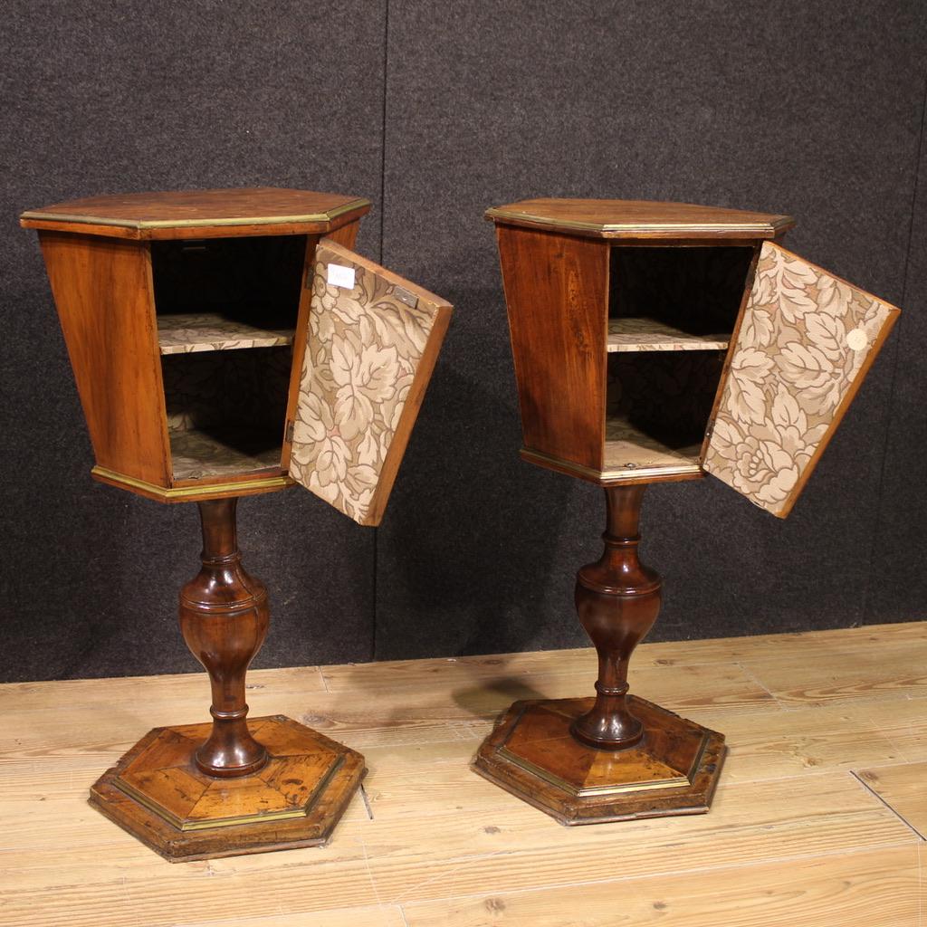 Paire de tables d'appoint en bois de noyer italiennes du 19e siècle, 1880 en vente 1