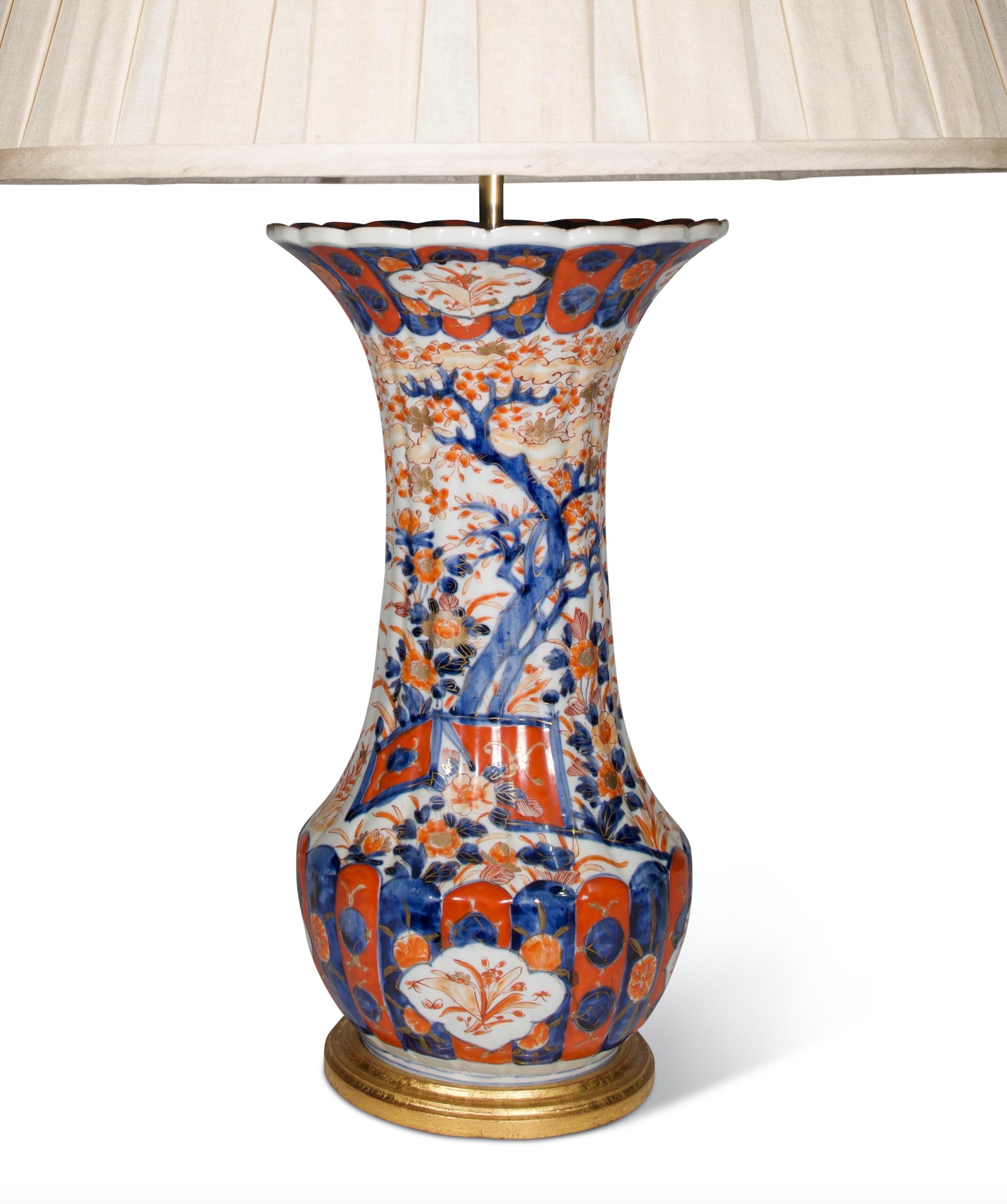 Paar von  Japanische Imari-Porzellan-Tischlampen des 19. Jahrhunderts (Glasiert) im Angebot