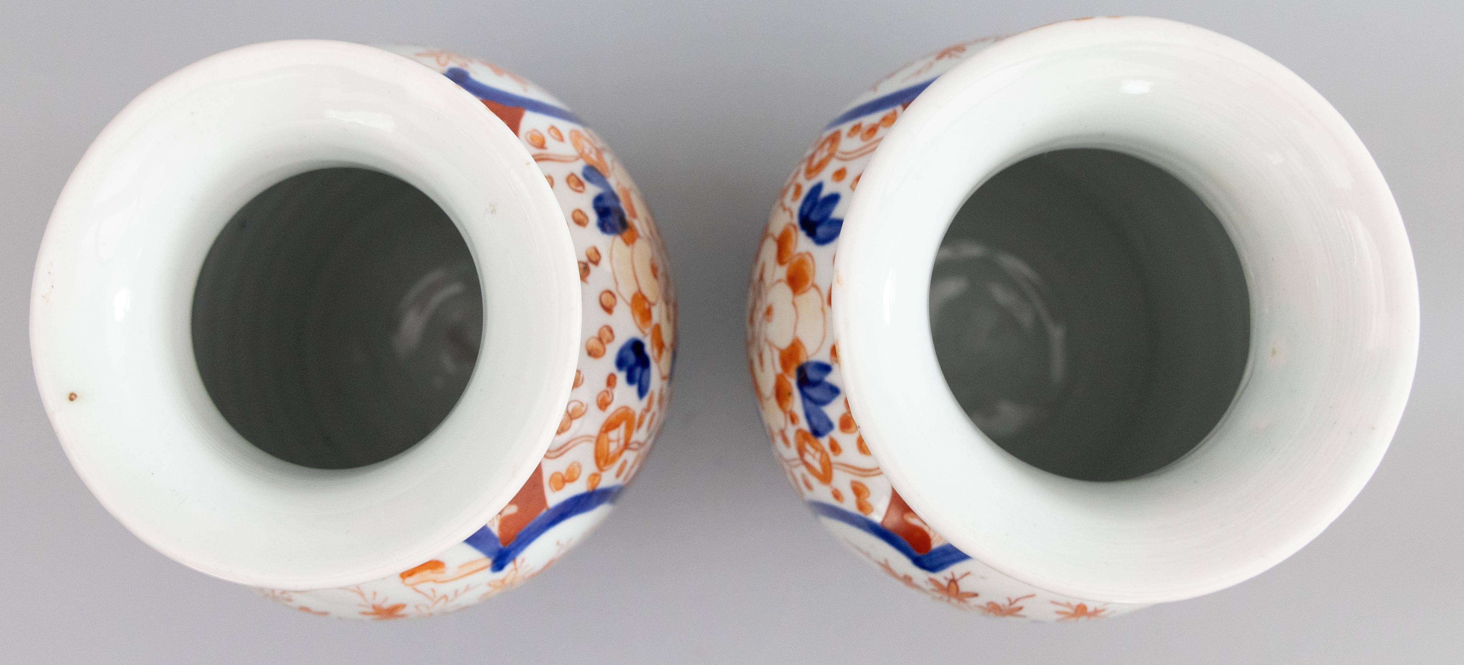 Pair of 19th Century Japanese Meiji Period Imari Porcelain Vases For Sale 1