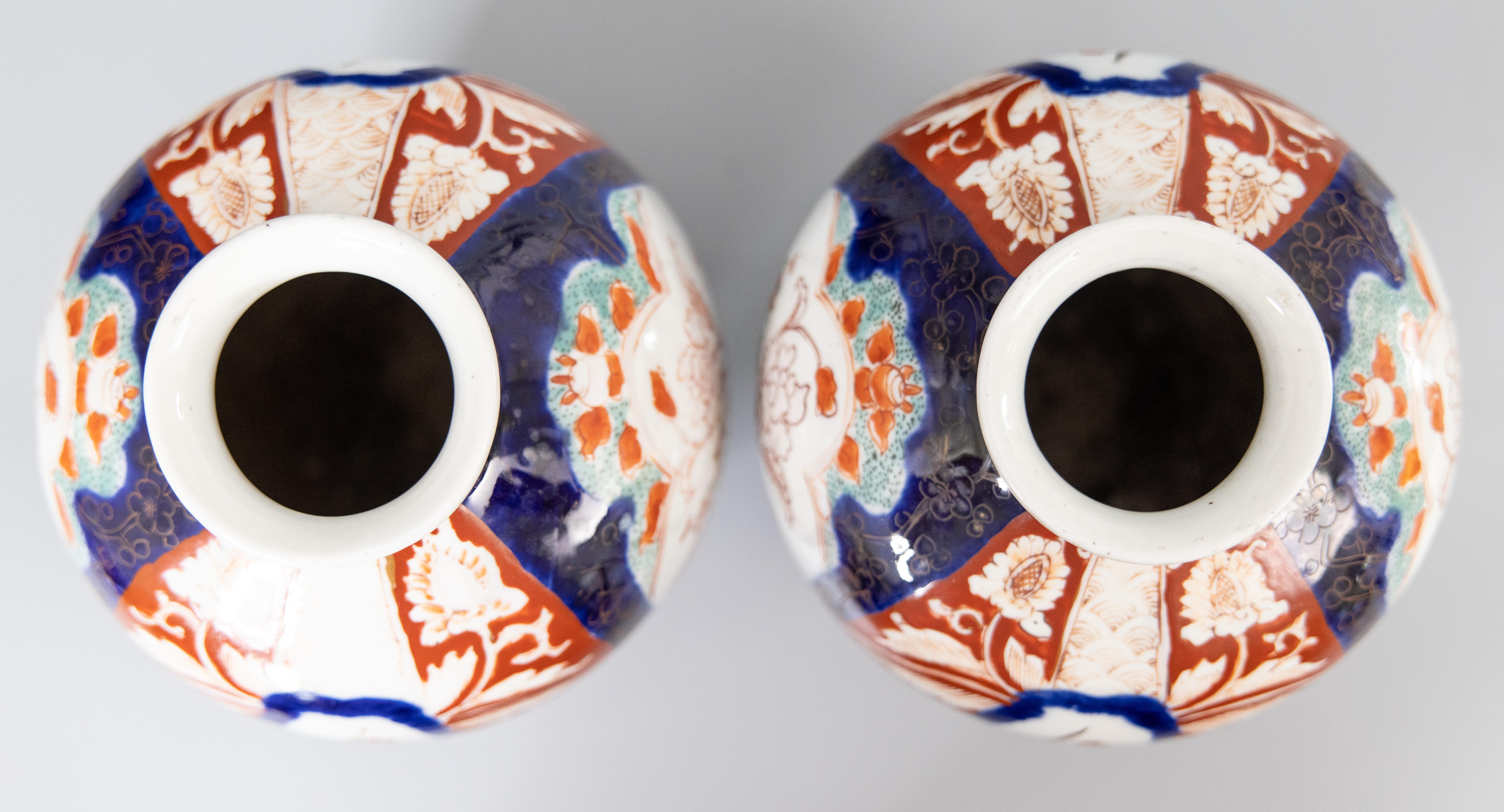 Pair of 19th Century Japanese Imari Porcelain Vases For Sale 2