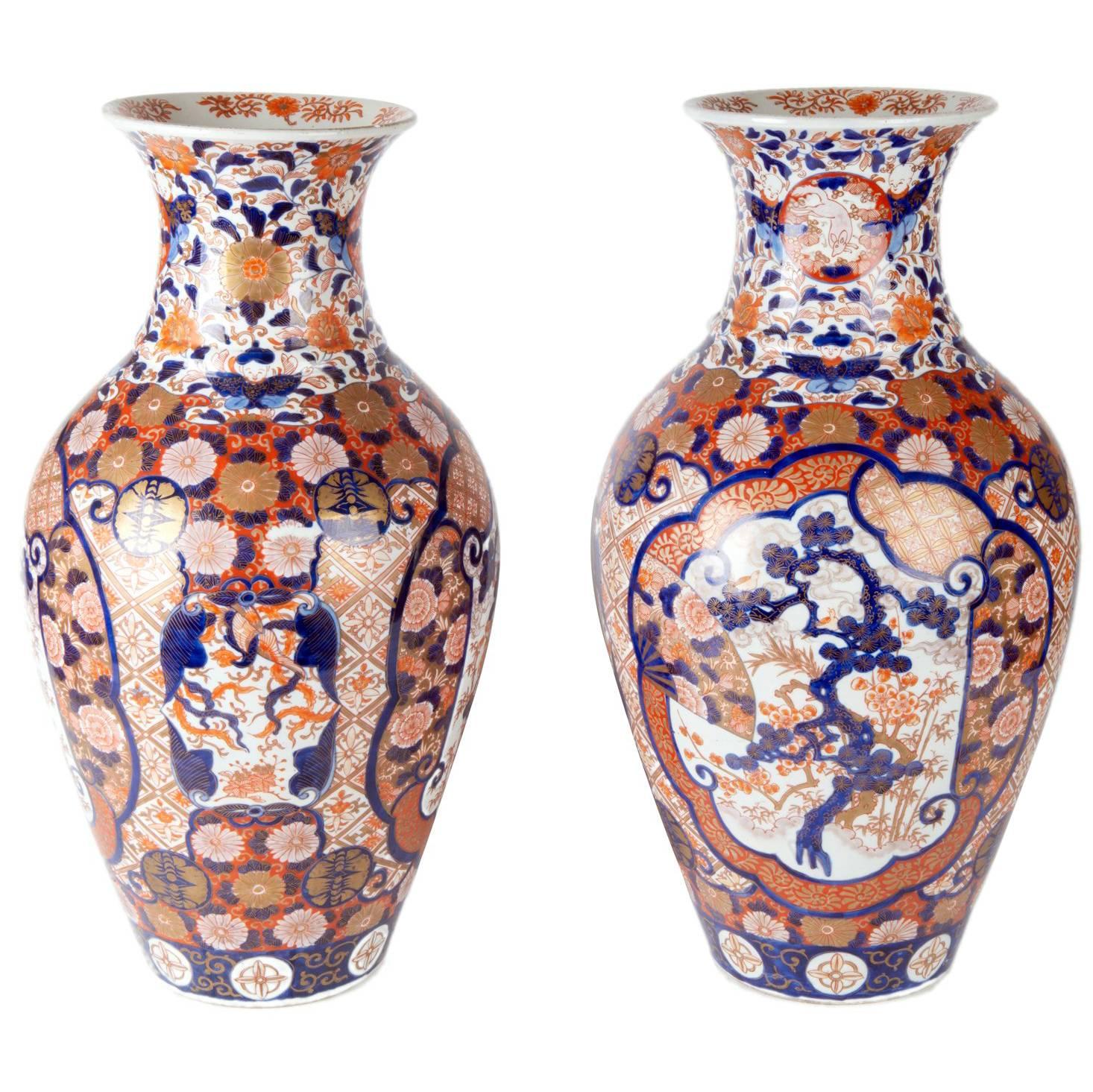 Pair of 19th Century Japanese Imari Vases For Sale at 1stDibs