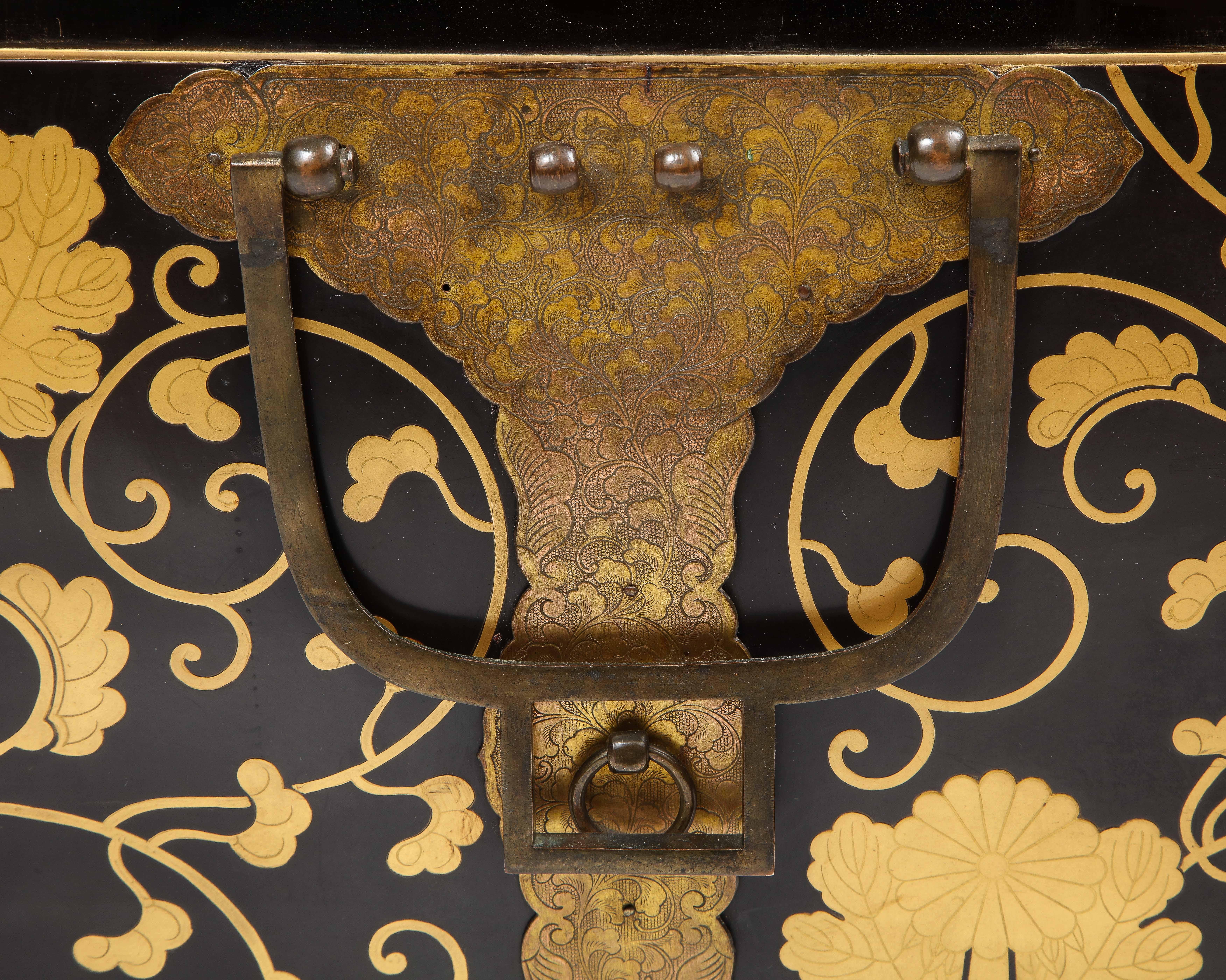  Pair of 19th Century Japanese Meiji Period Dore Bronze Mounted Lacquered Chests For Sale 9