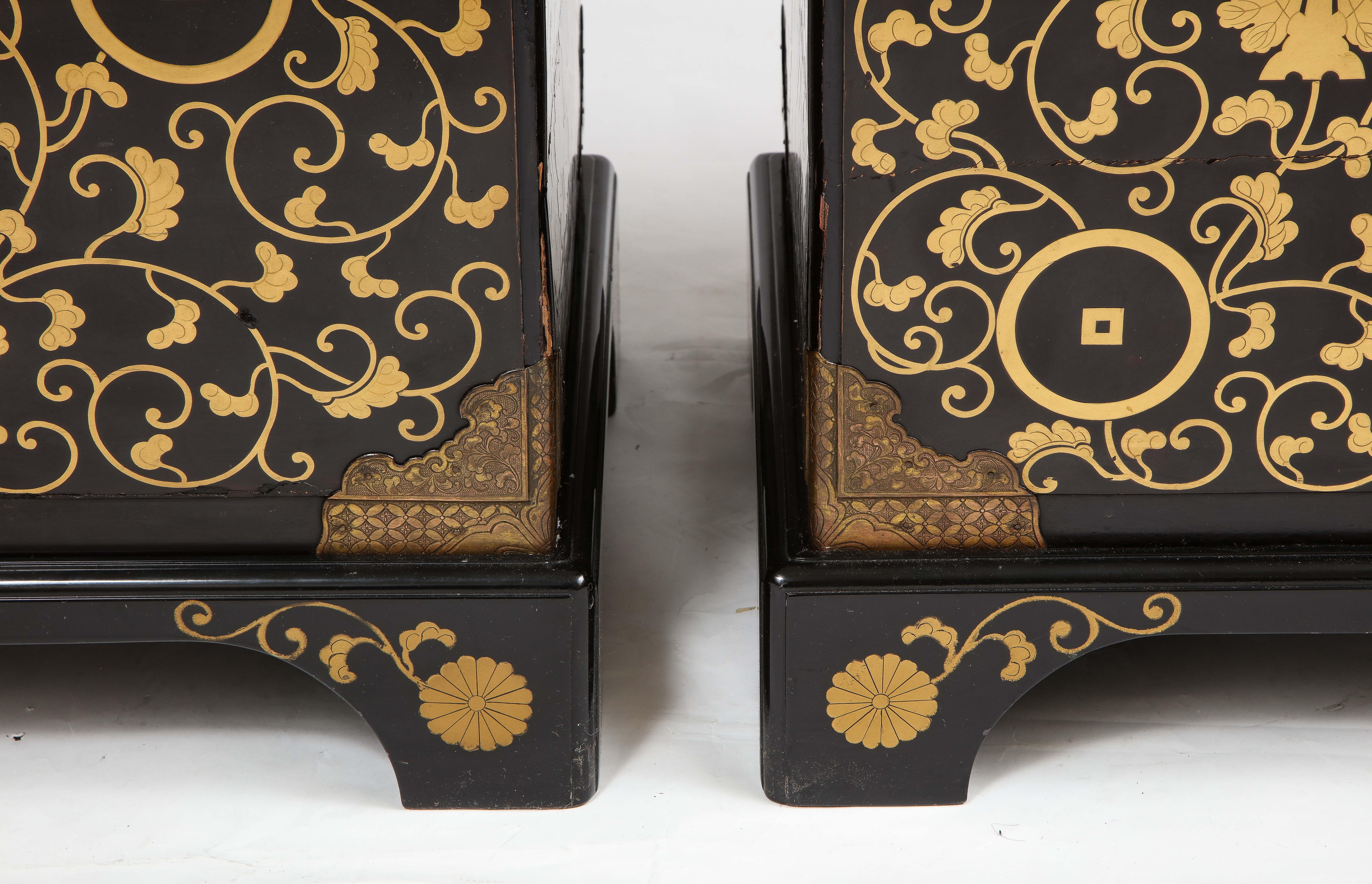  Pair of 19th Century Japanese Meiji Period Dore Bronze Mounted Lacquered Chests For Sale 8