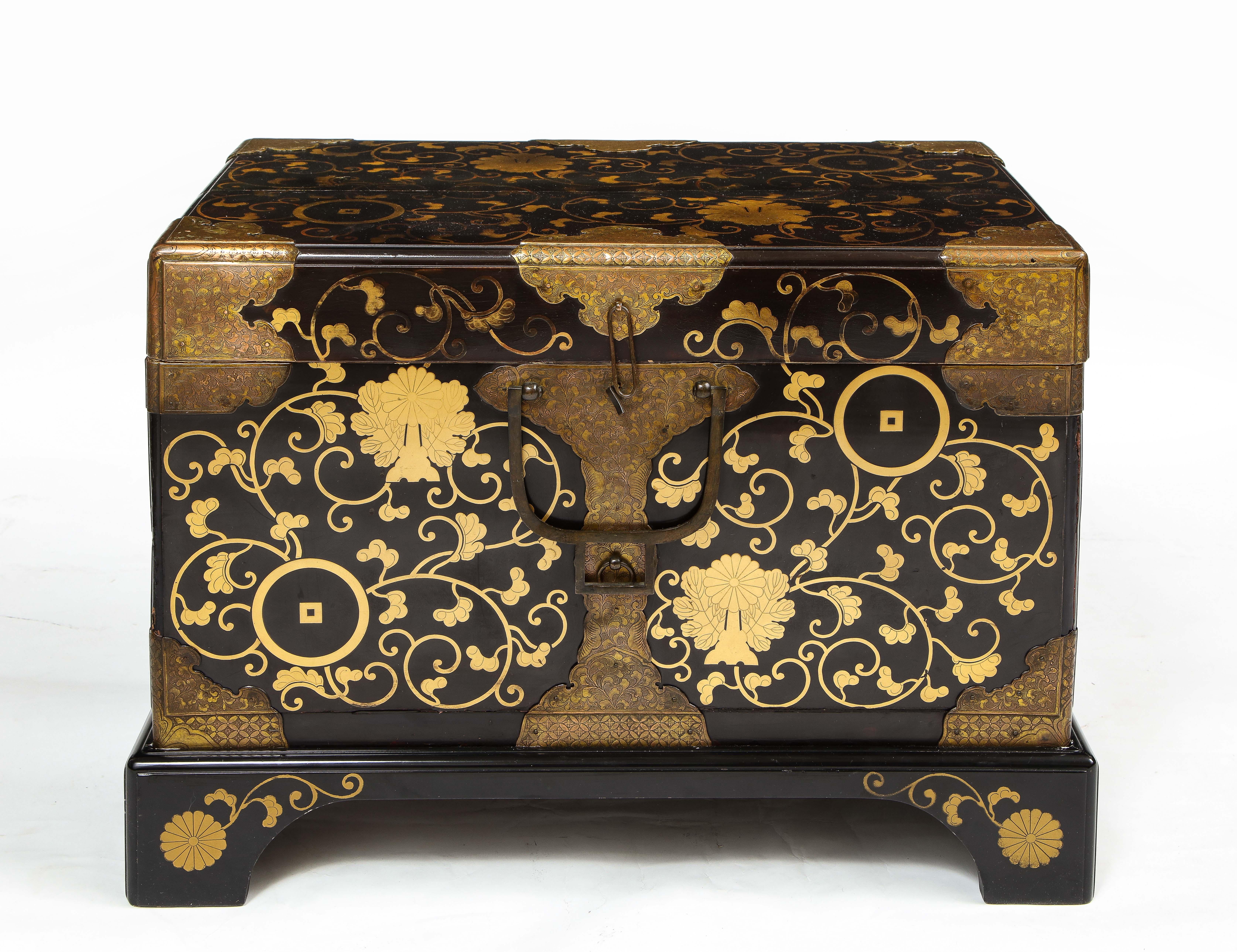  Pair of 19th Century Japanese Meiji Period Dore Bronze Mounted Lacquered Chests In Fair Condition For Sale In New York, NY