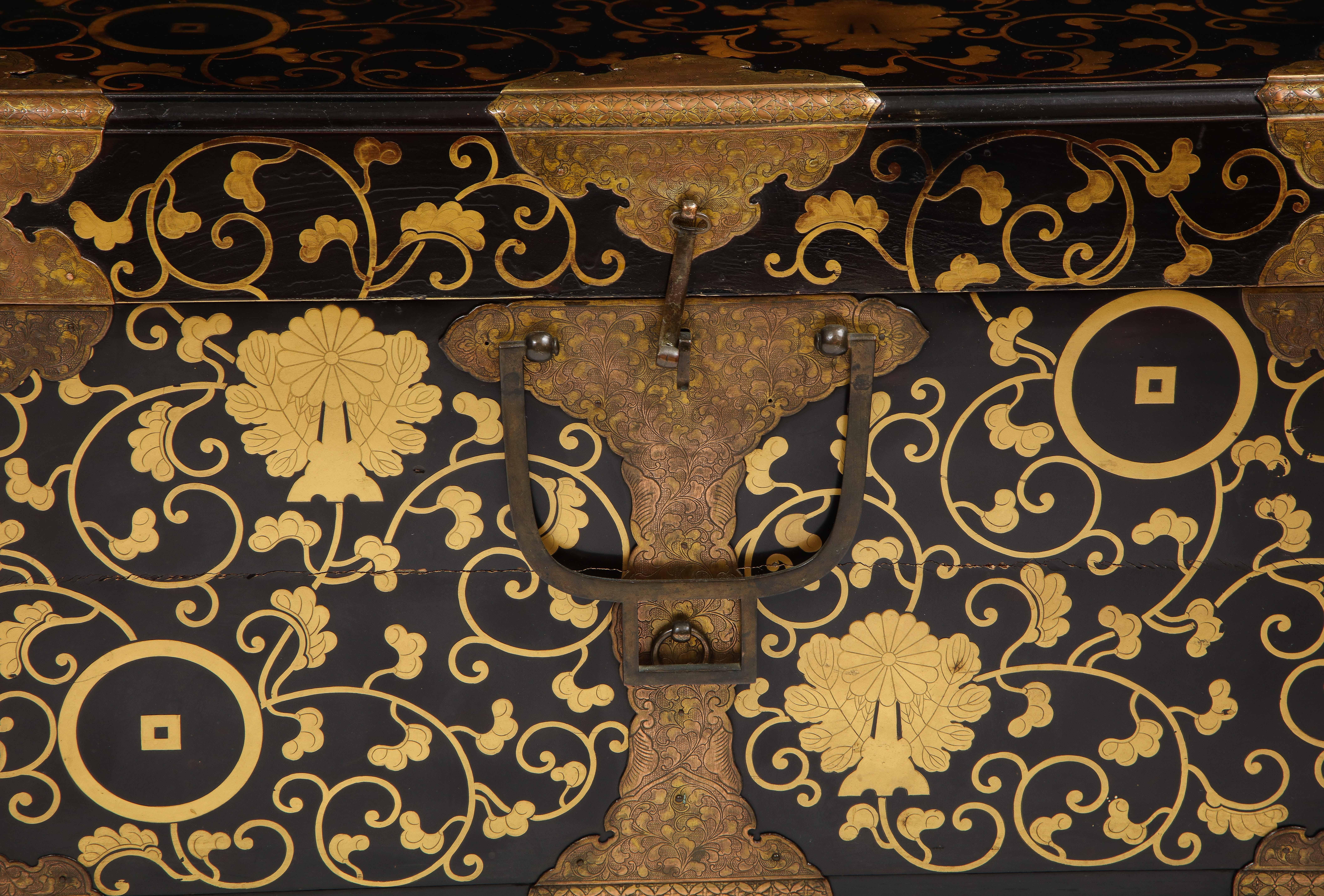  Pair of 19th Century Japanese Meiji Period Dore Bronze Mounted Lacquered Chests For Sale 4