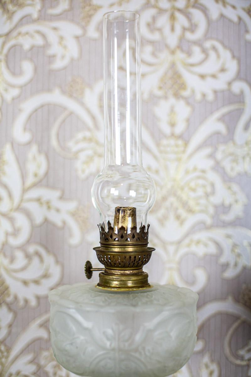 Milchglas-Keramiklampen aus dem 19. Jahrhundert mit Metallelementen, Paar (Europäisch) im Angebot