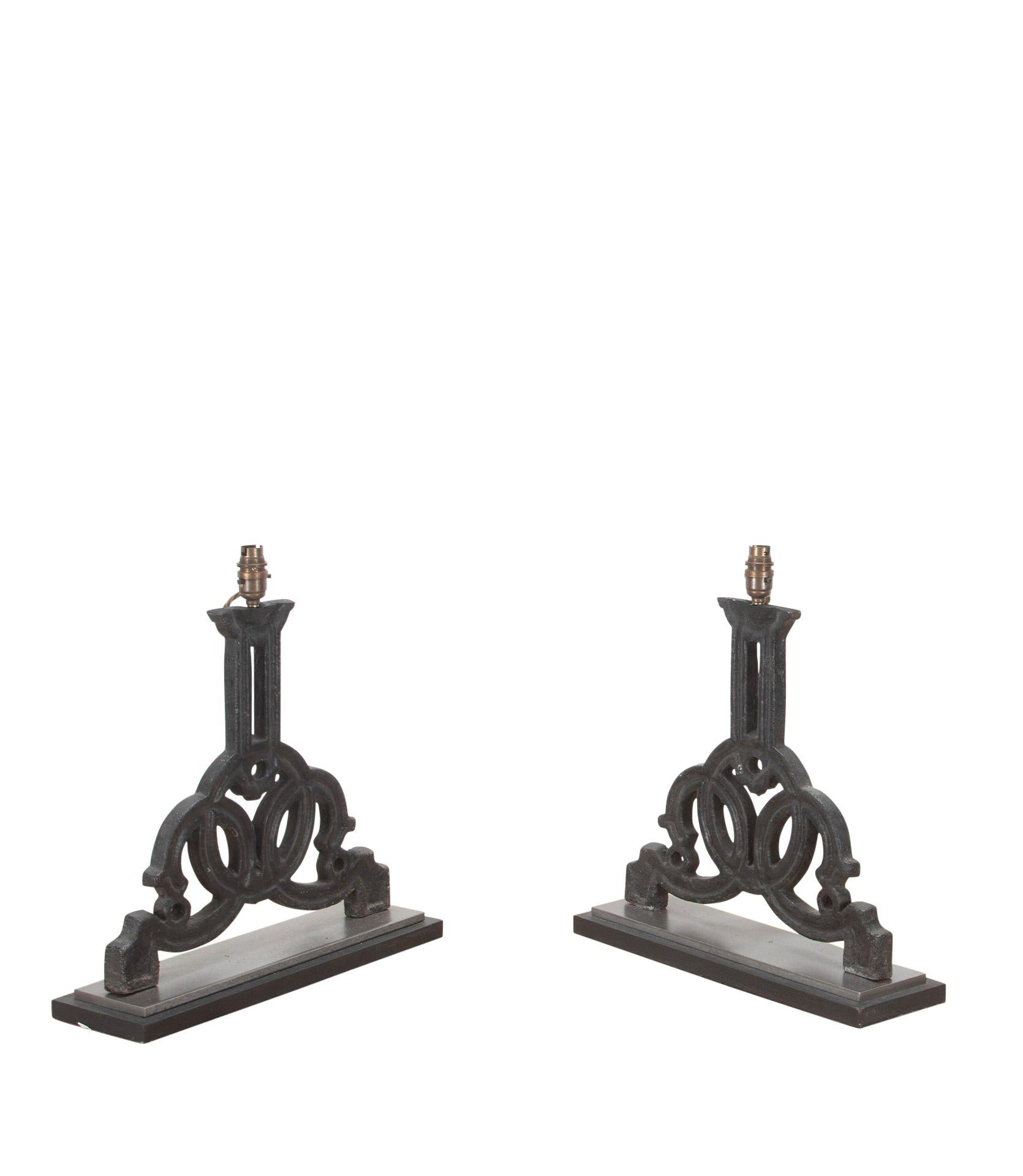 XIXe siècle Paire de lampes du 19e siècle transformées à partir de fragments de métal en vente